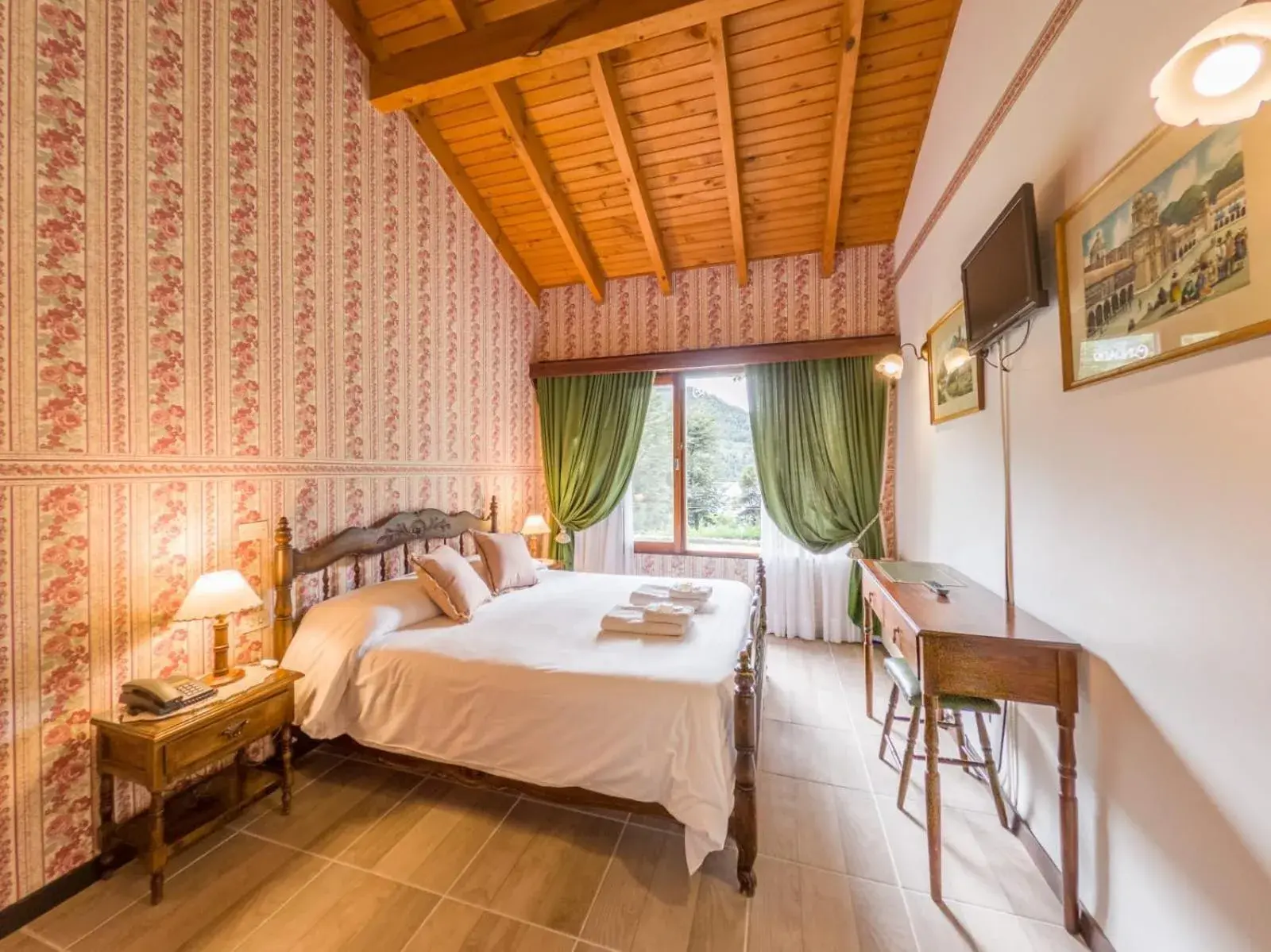 Double Room with Lake View in Hosteria El Condado Double Room with Lake View in Hosteria El Condado