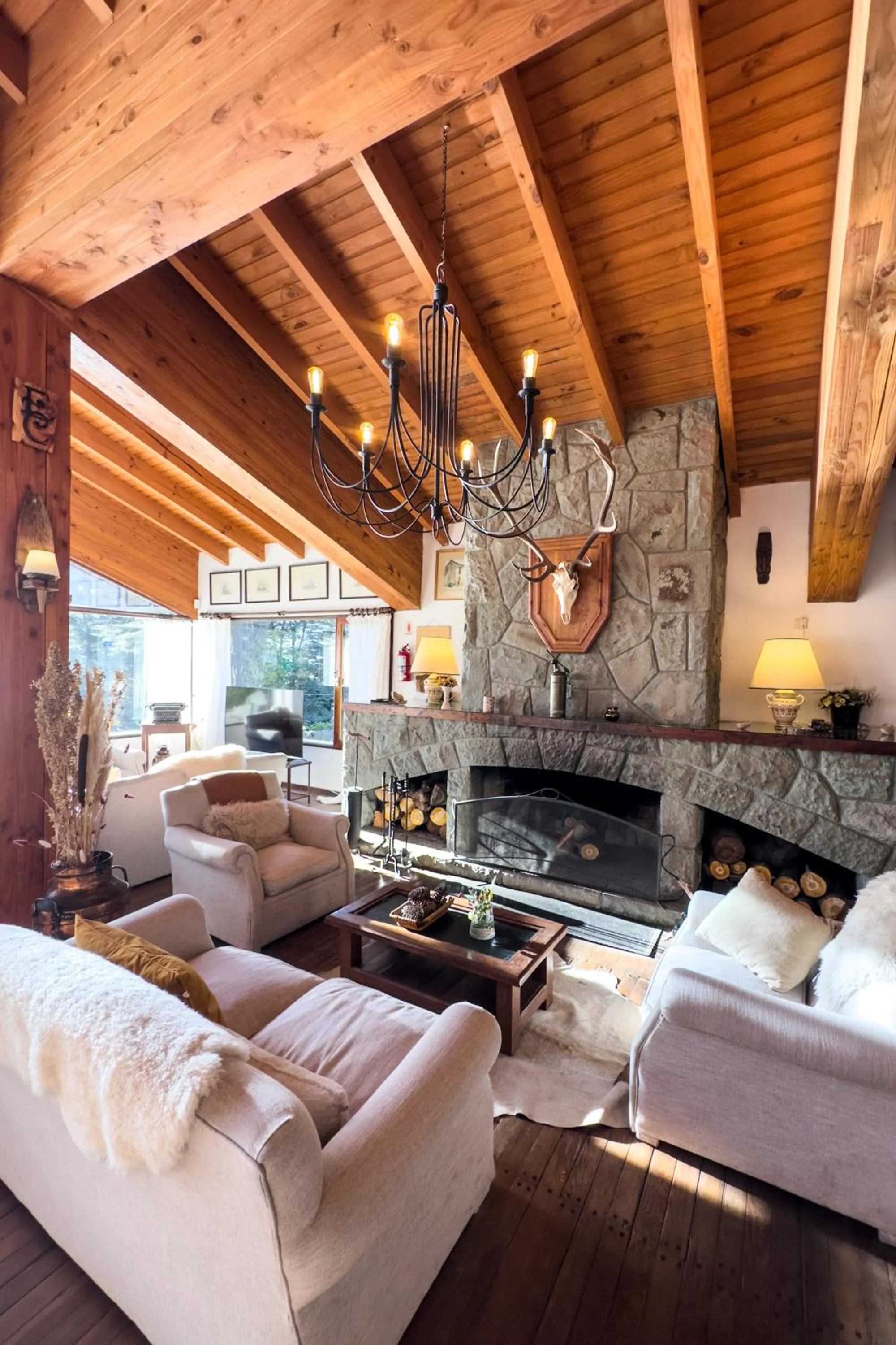 Communal lounge/ TV room in Hosteria El Condado