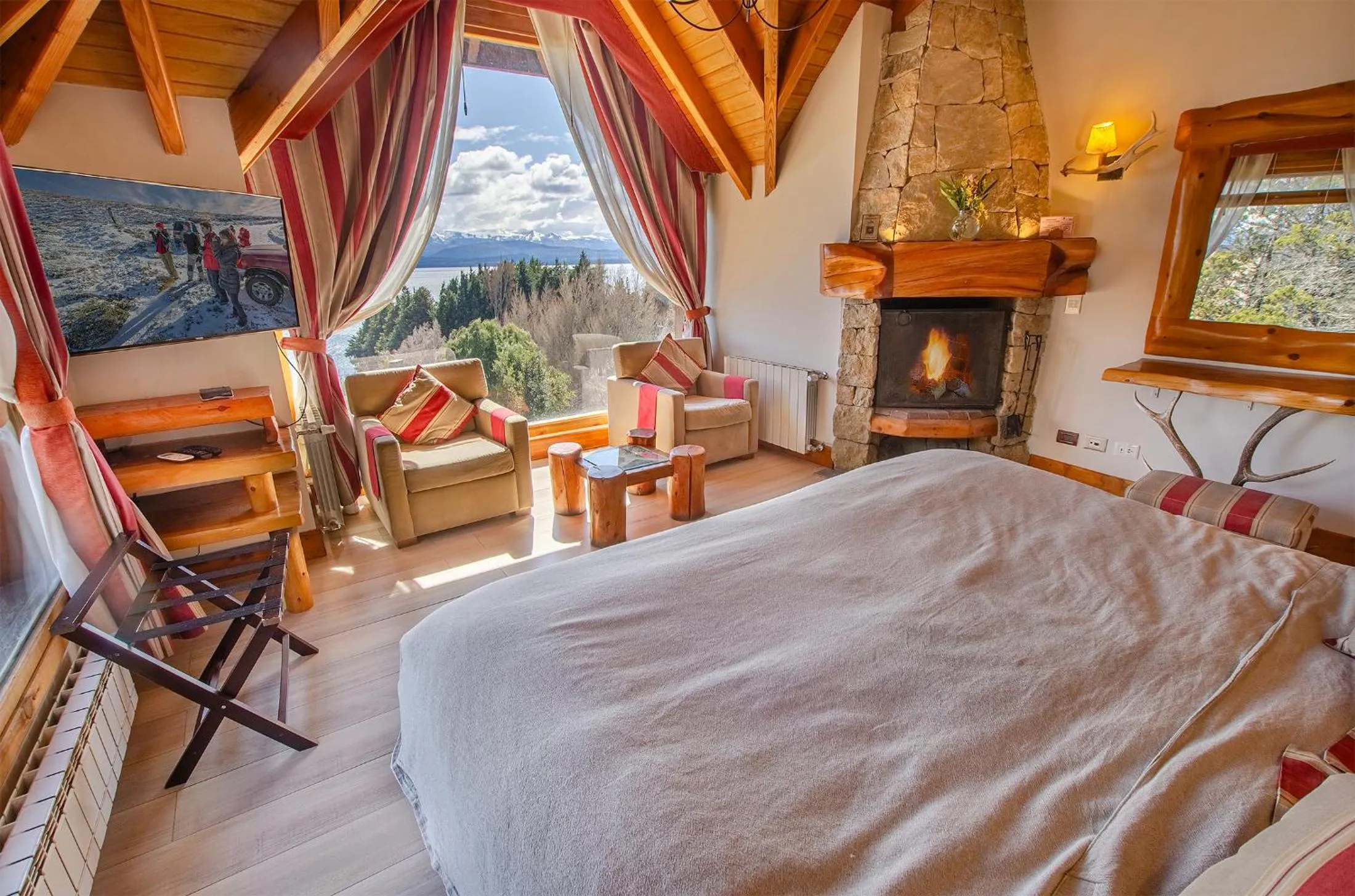 Bed in Nido del Cóndor Hotel & Spa