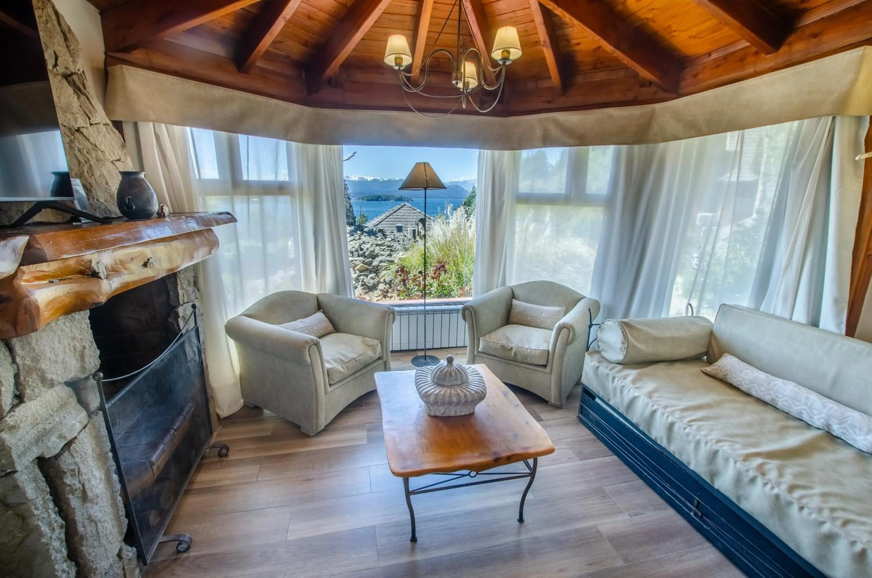 Living room in Nido del Cóndor Hotel & Spa