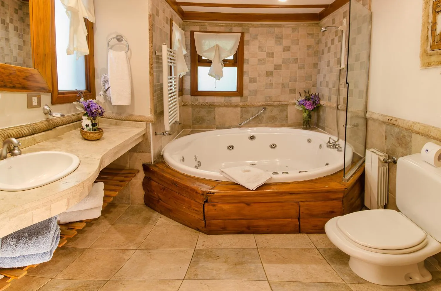 Hot Tub in Nido del Cóndor Hotel & Spa