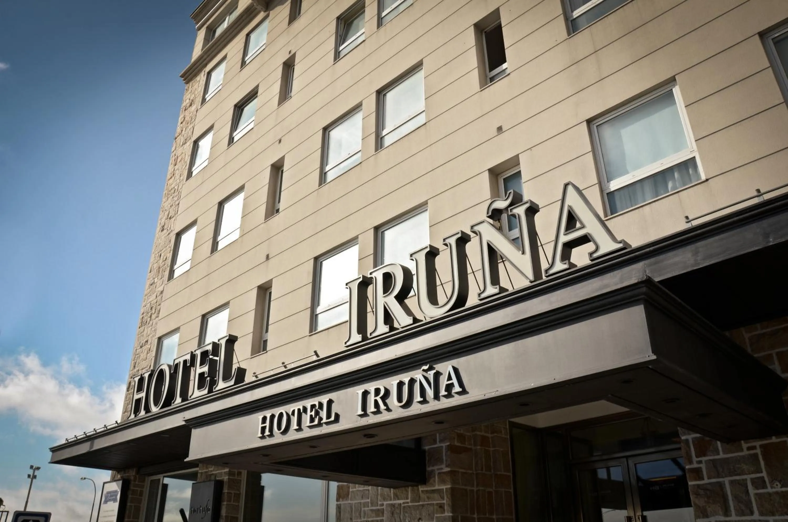 Facade/entrance in Hotel Iruña