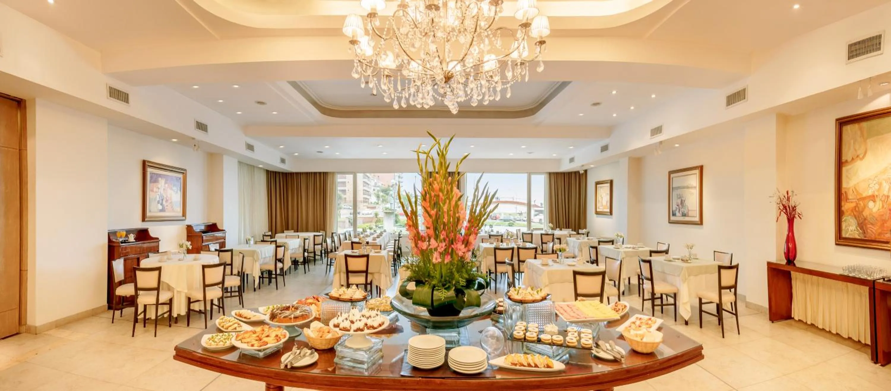 Buffet breakfast in Hotel Iruña