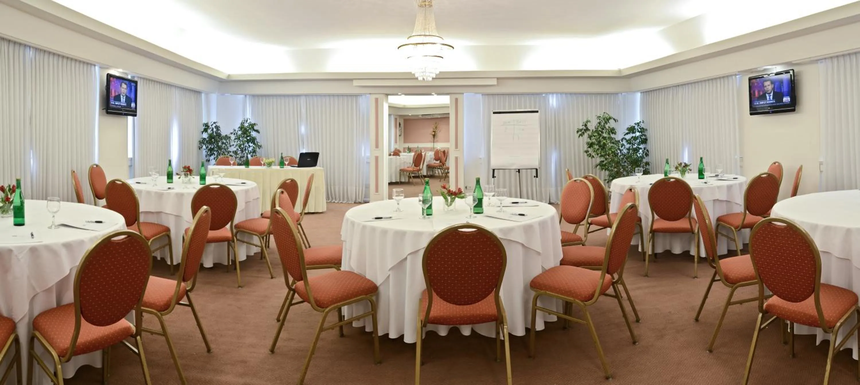 Banquet/Function facilities in Hotel Iruña