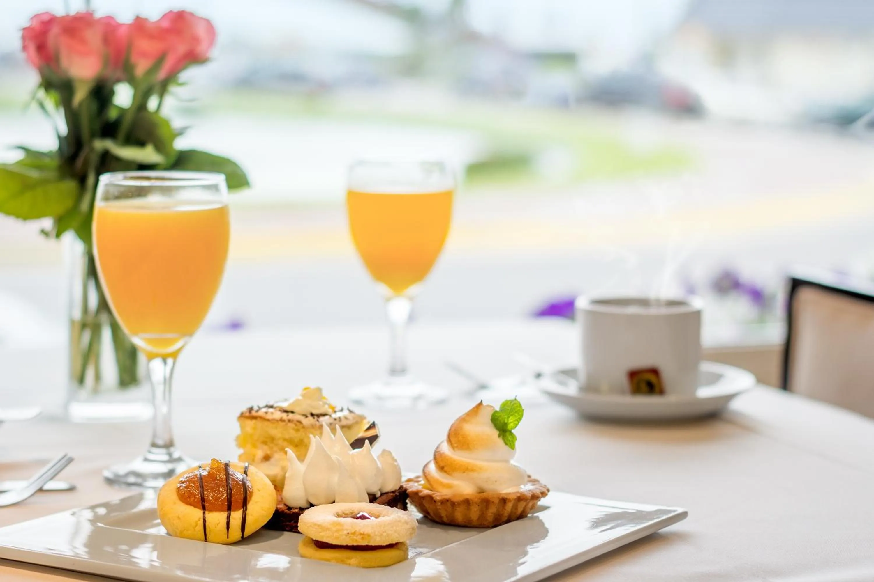 Coffee/tea facilities in Hotel Iruña