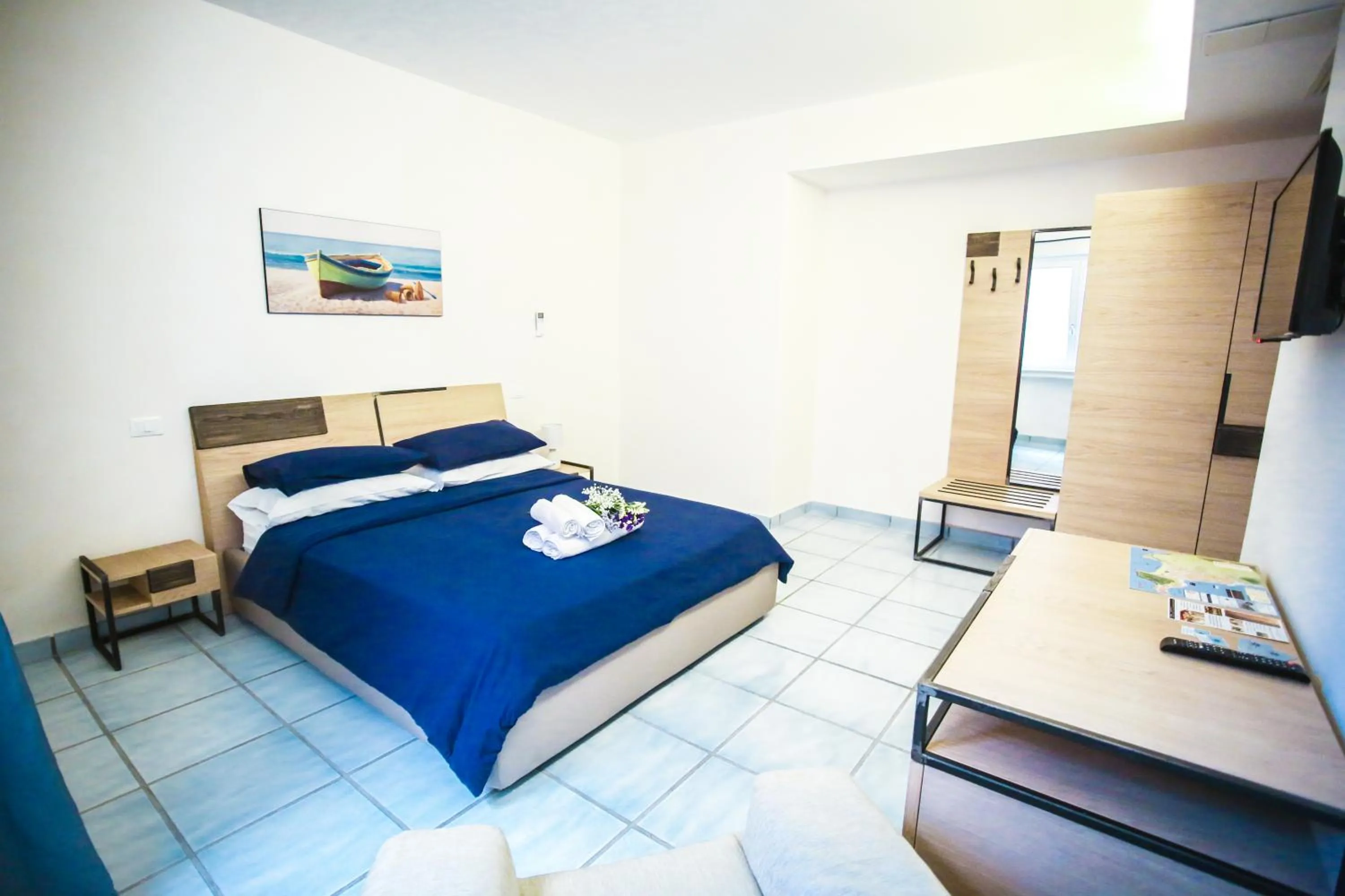 Photo of the whole room, Bed in Il Viaggiatore Gaeta Medievale B&B