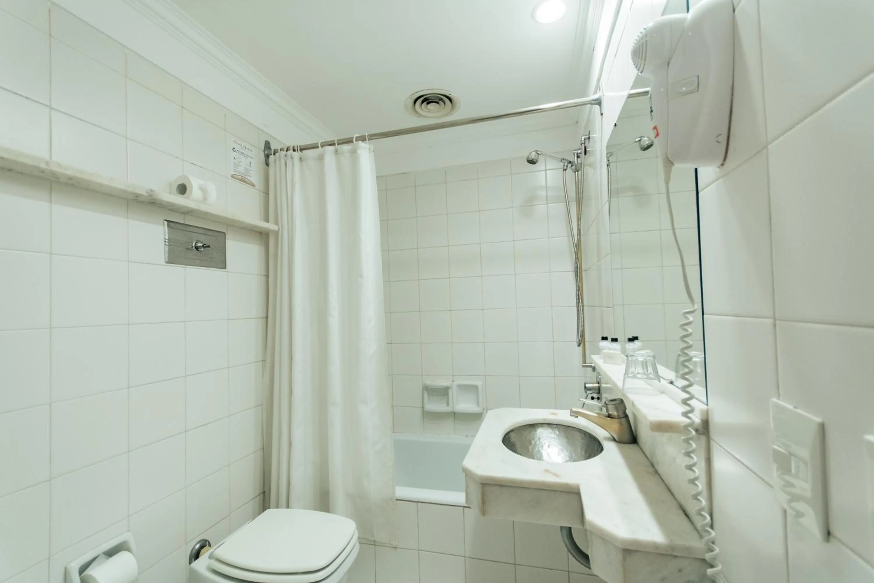 Bathroom in Dorá Hotel Buenos Aires