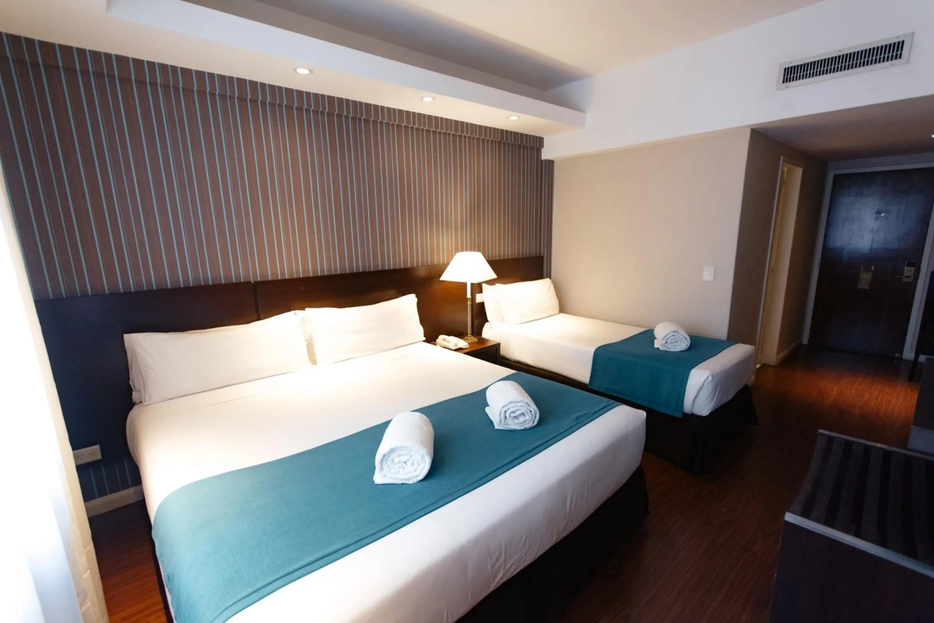 Photo of the whole room, Bed in Dorá Hotel Buenos Aires