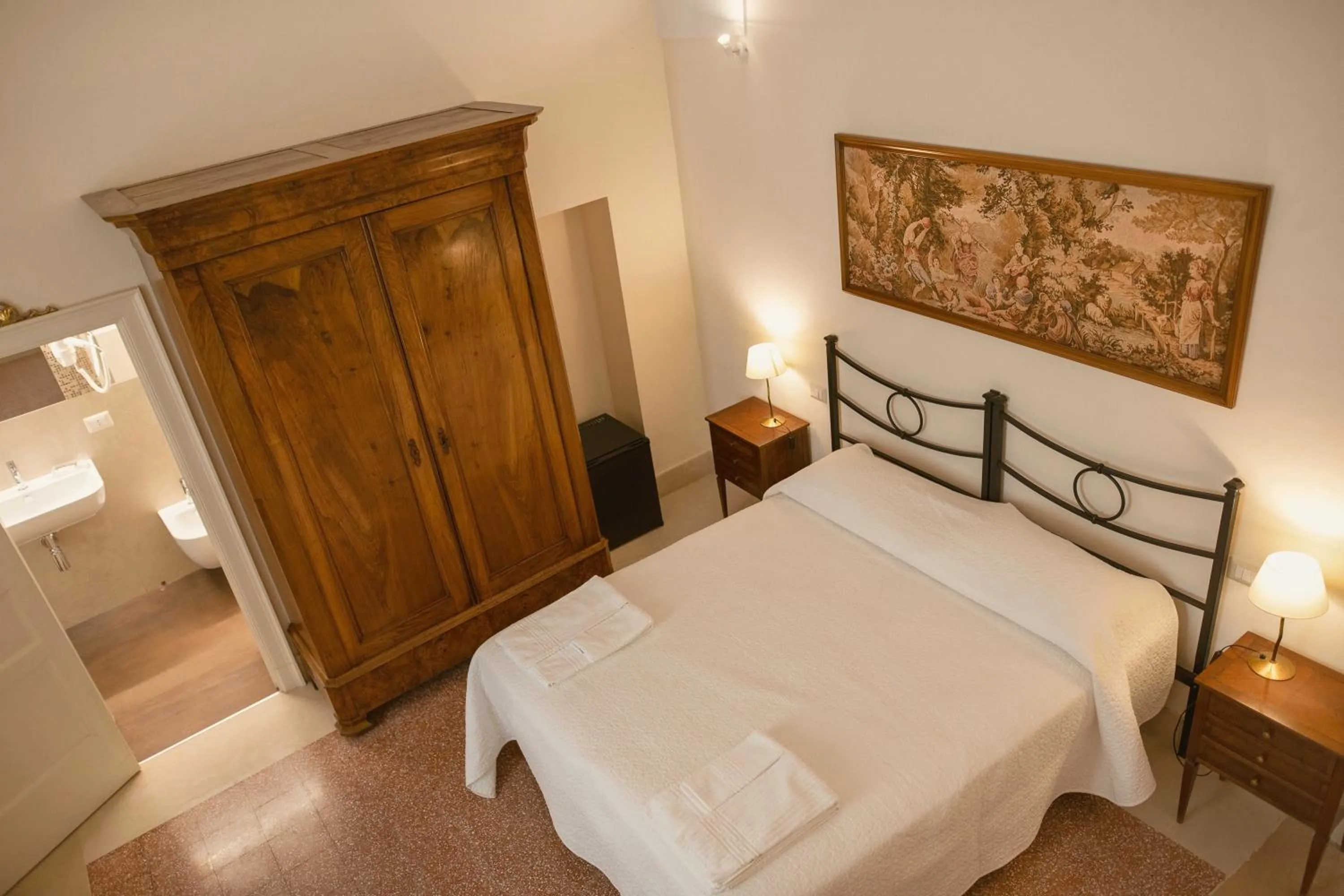 Photo of the whole room, Bed in La Casa di Ele