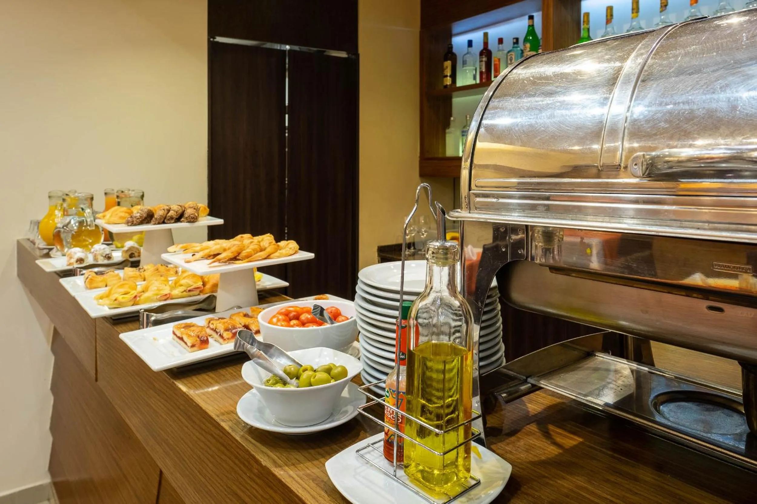 Buffet breakfast in Urban Suites Recoleta Boutique Hotel