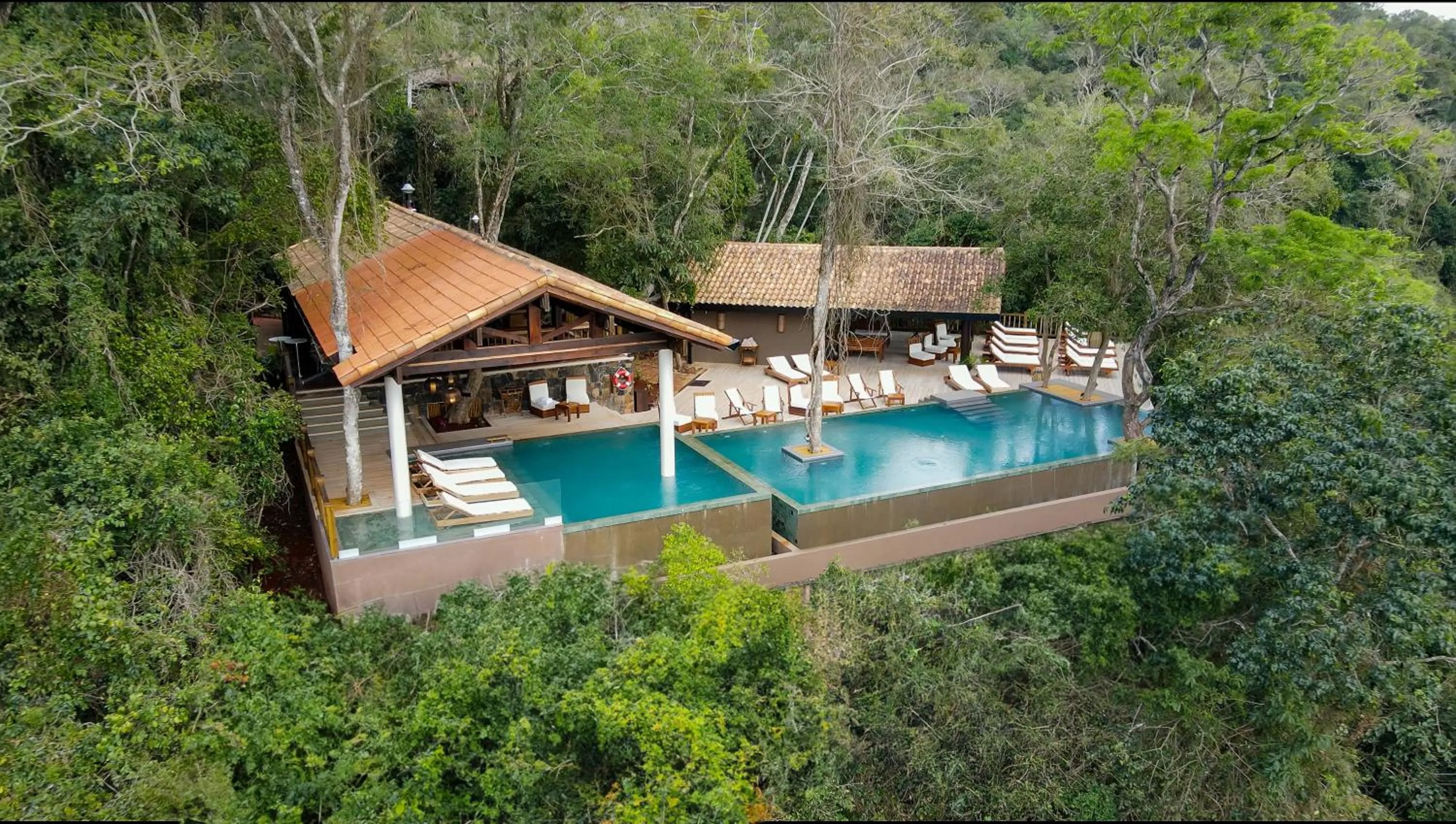 Swimming pool in Loi Suites Iguazu Hotel