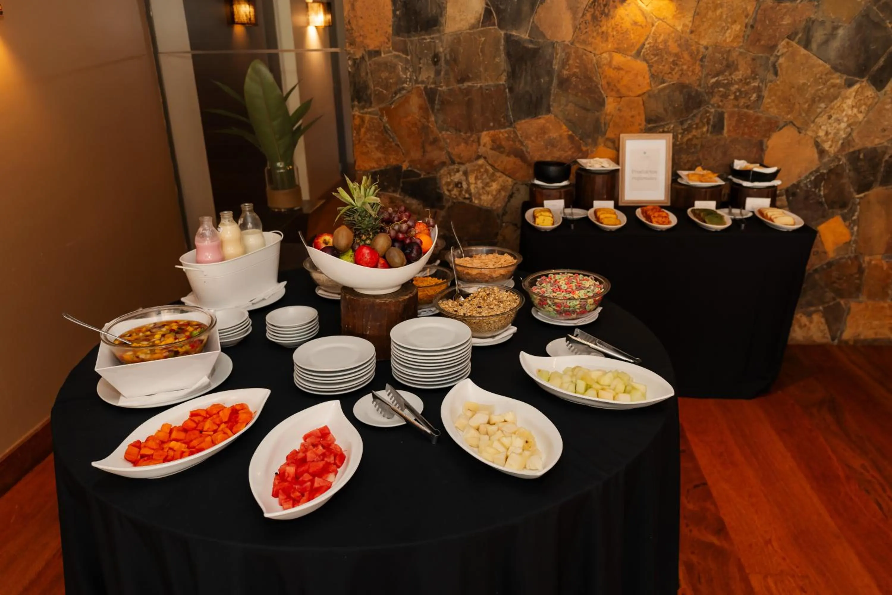 Buffet breakfast in Loi Suites Iguazu Hotel