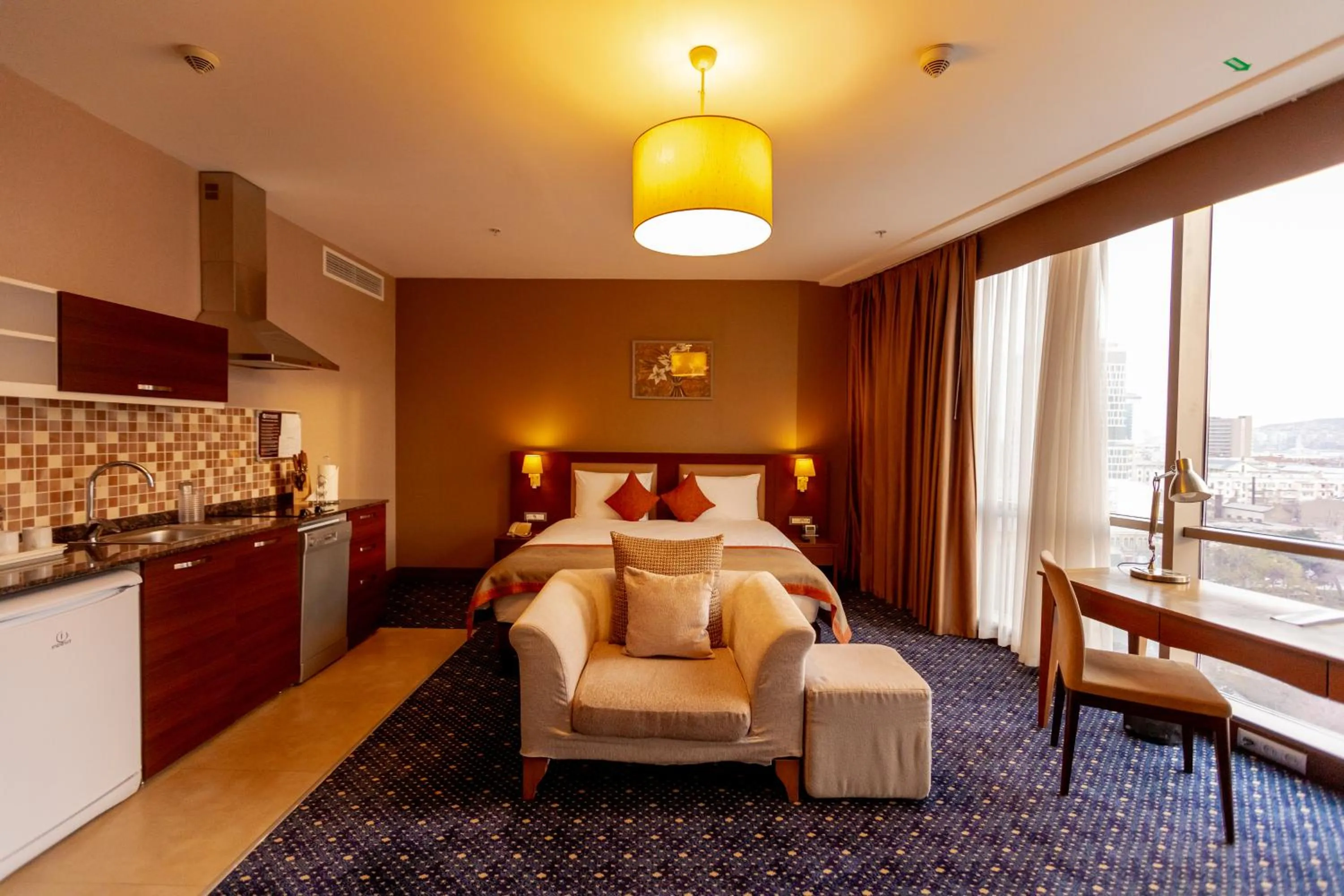 Bed in Parkside Hotel & Apartments