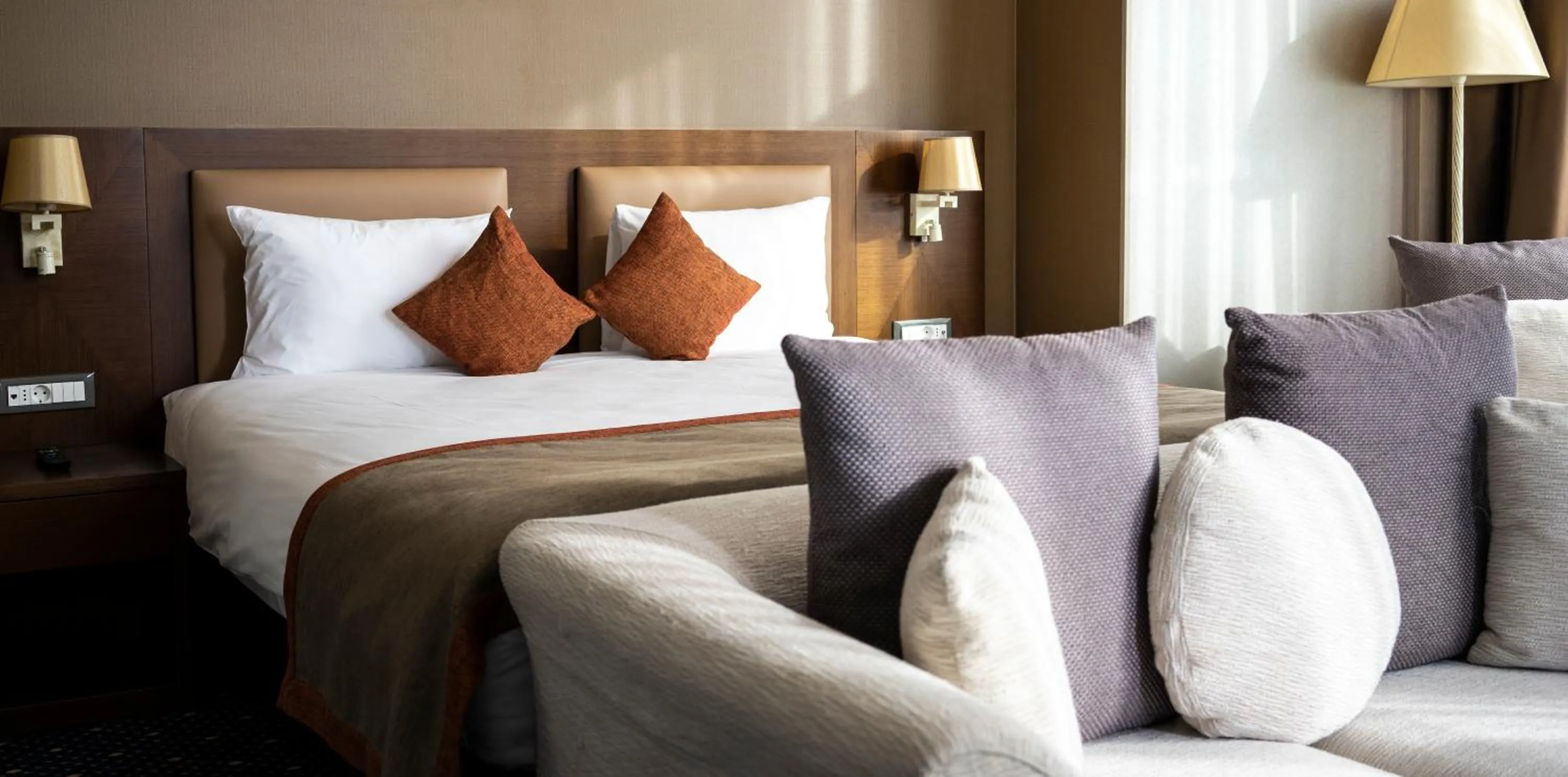 Bedroom, Bed in Parkside Hotel & Apartments