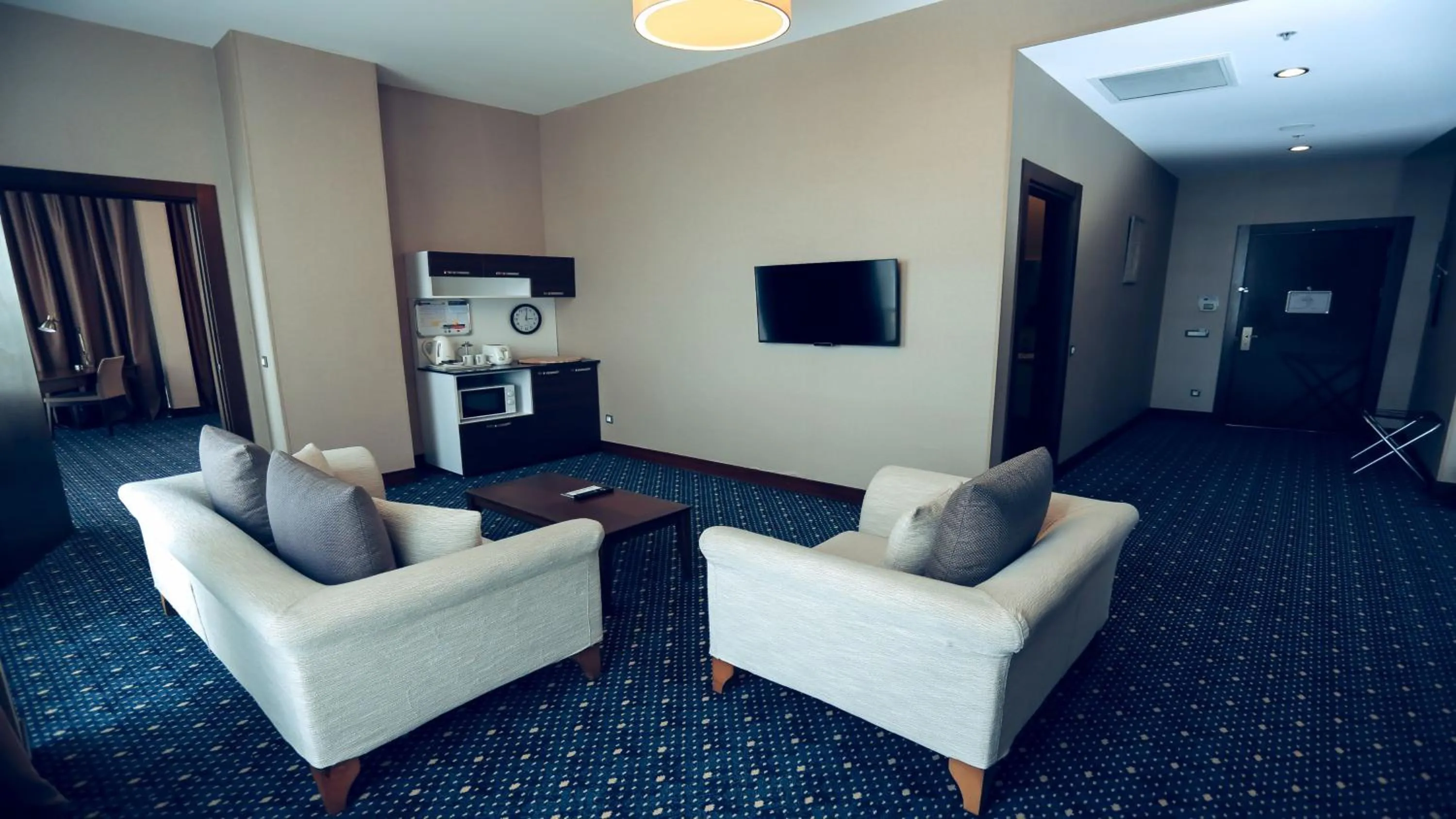 Bedroom in Parkside Hotel & Apartments