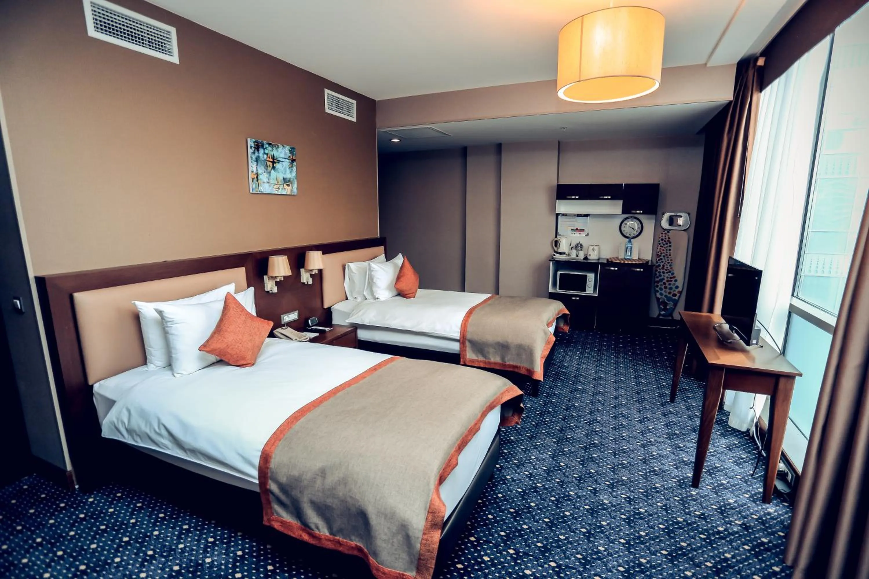 Bedroom, Bed in Parkside Hotel & Apartments