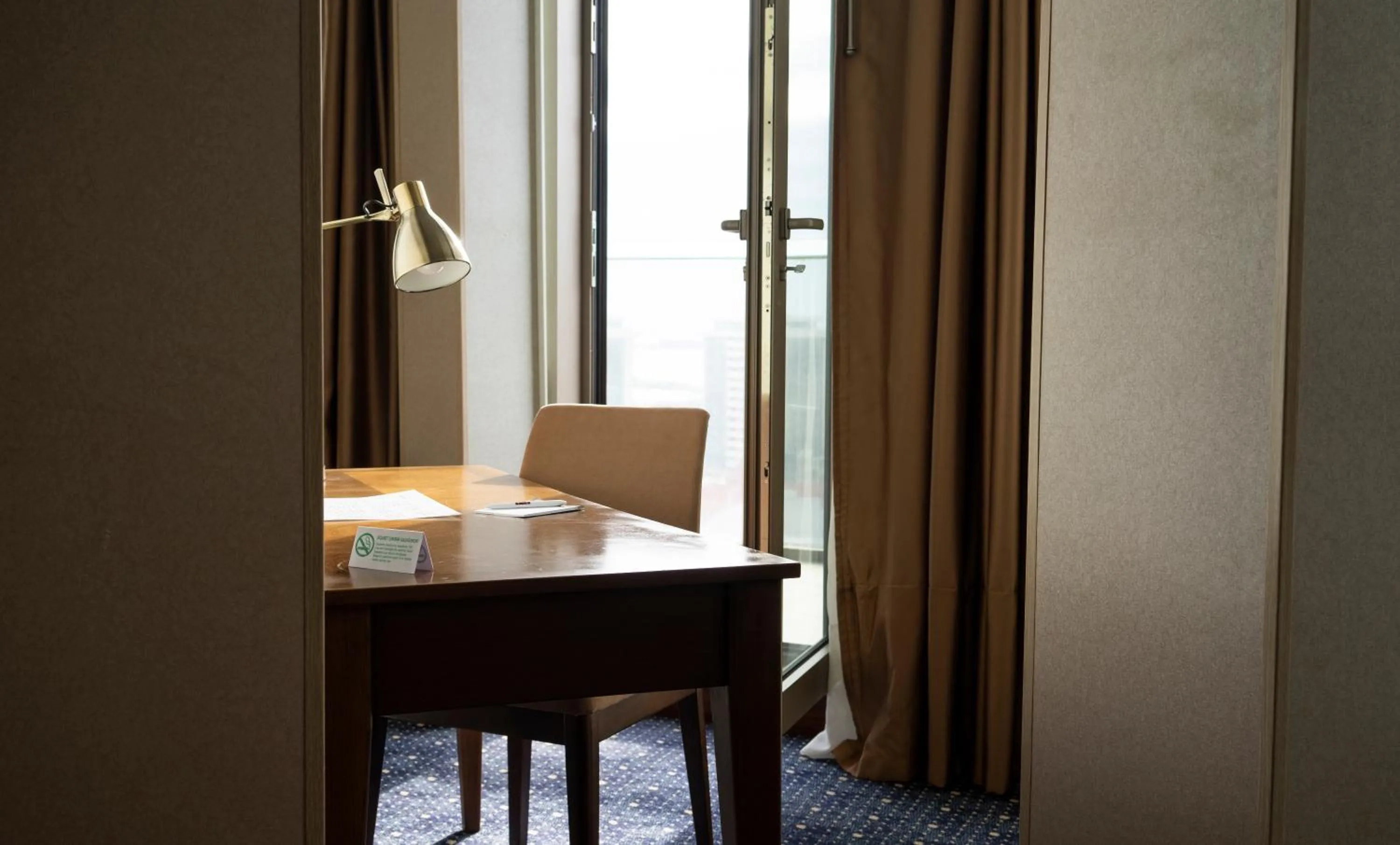 Business facilities in Parkside Hotel & Apartments
