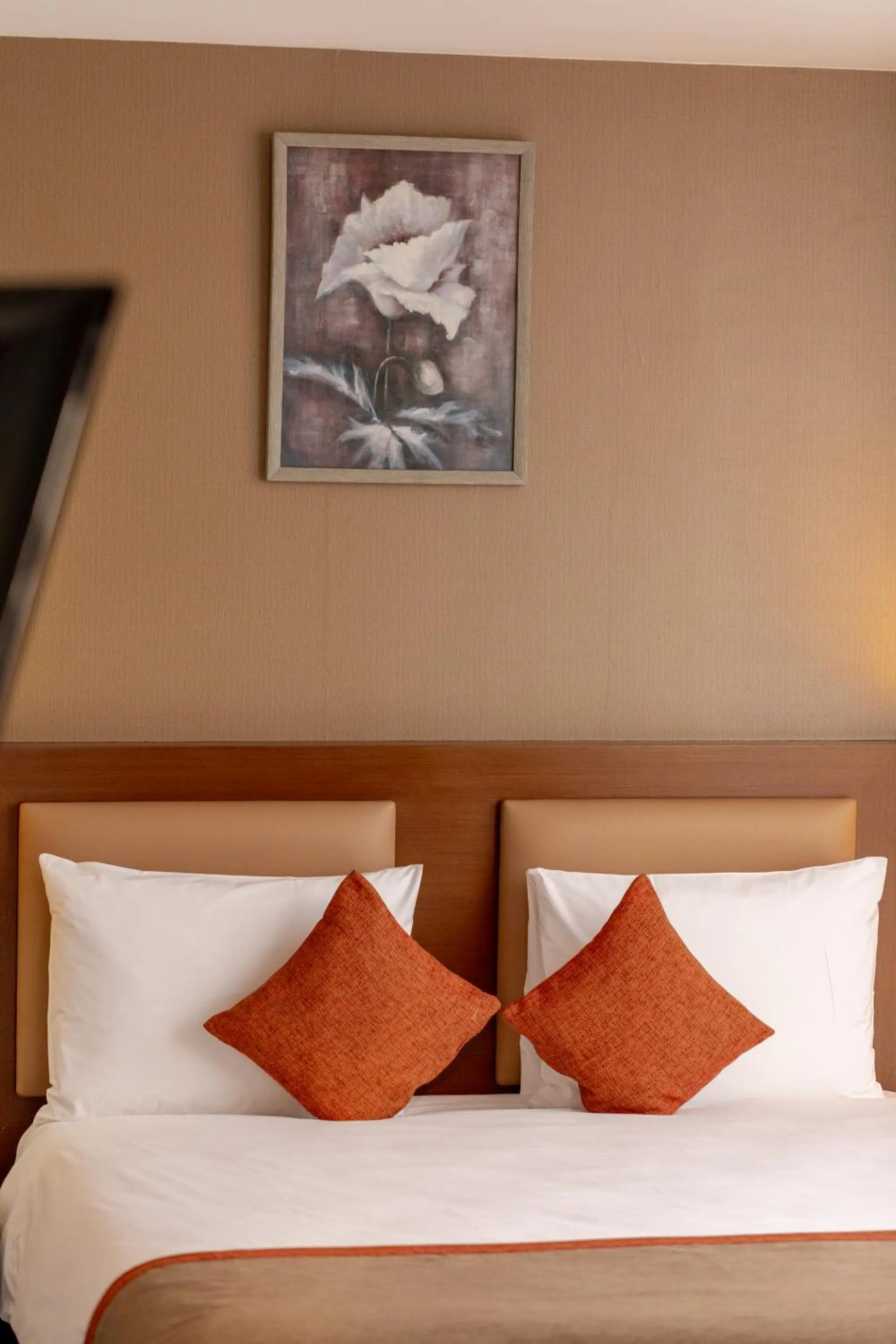 Bed in Parkside Hotel & Apartments