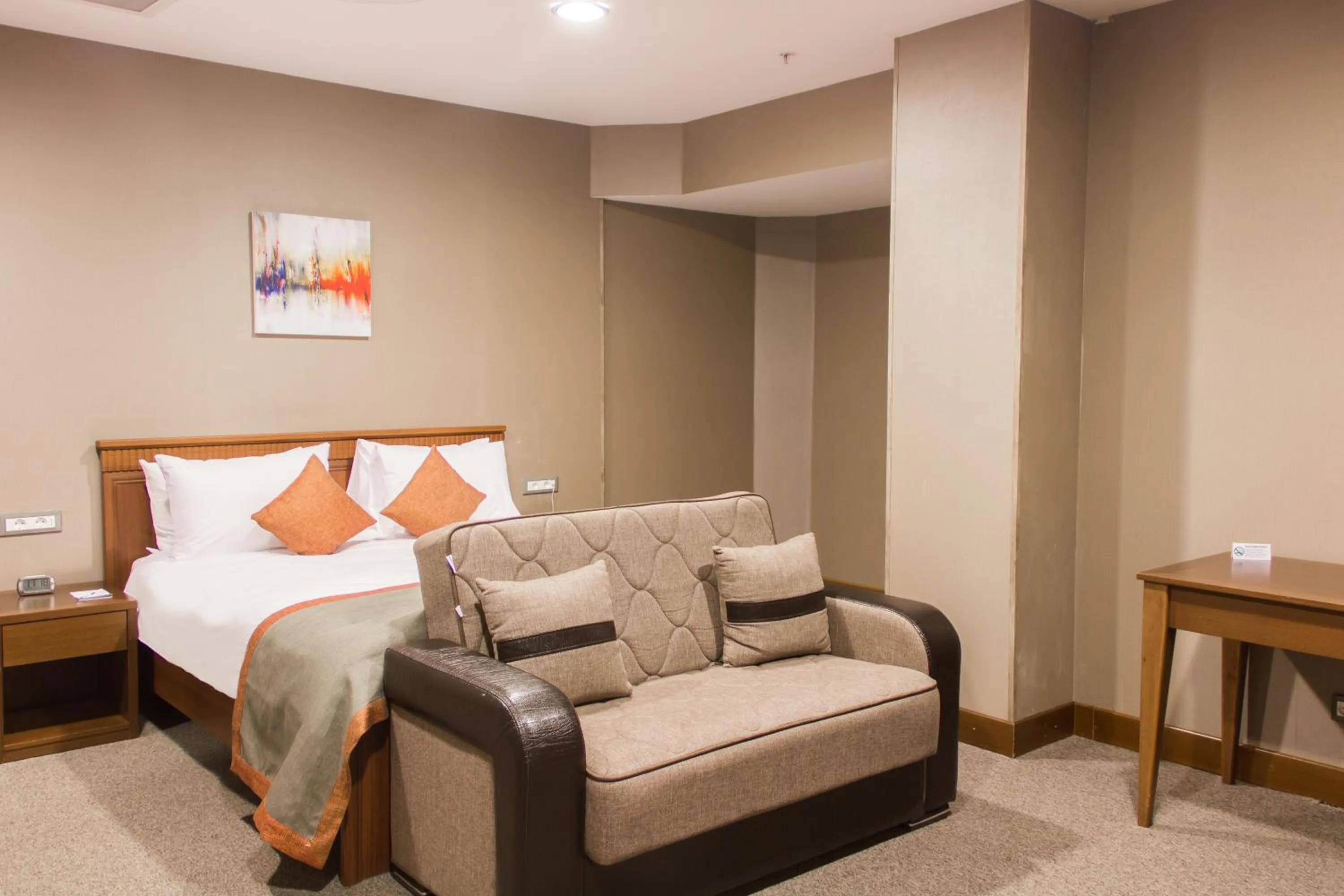 Bedroom, Bed in Parkside Hotel & Apartments