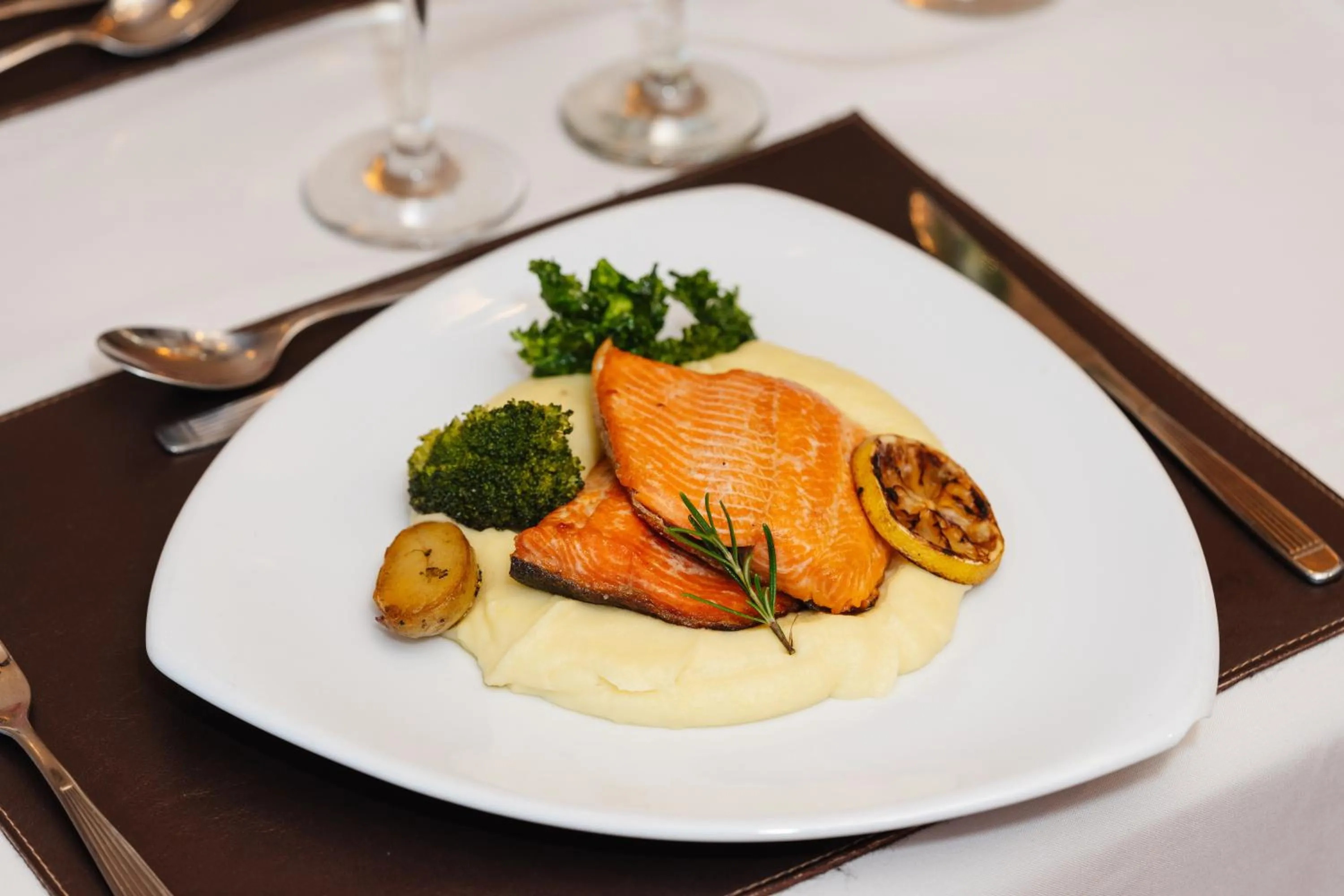 Food and drinks in Loi Suites Chapelco Hotel