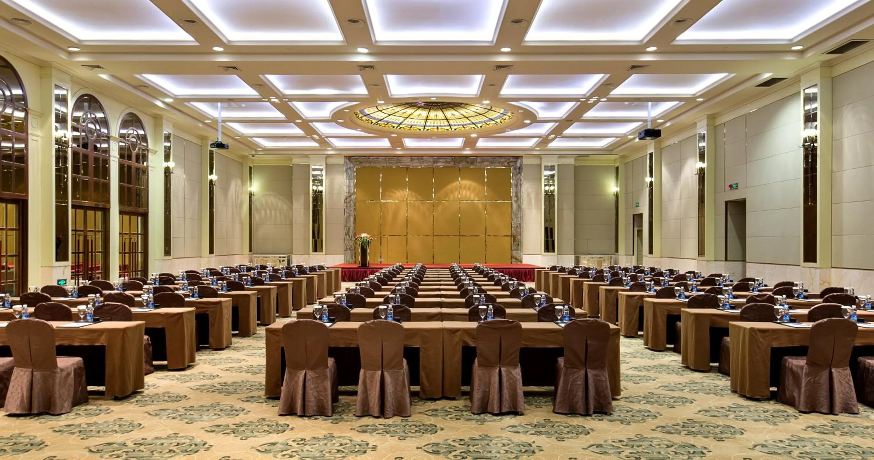 Meeting/conference room in Crowne Plaza Resort Sanya Bay by IHG