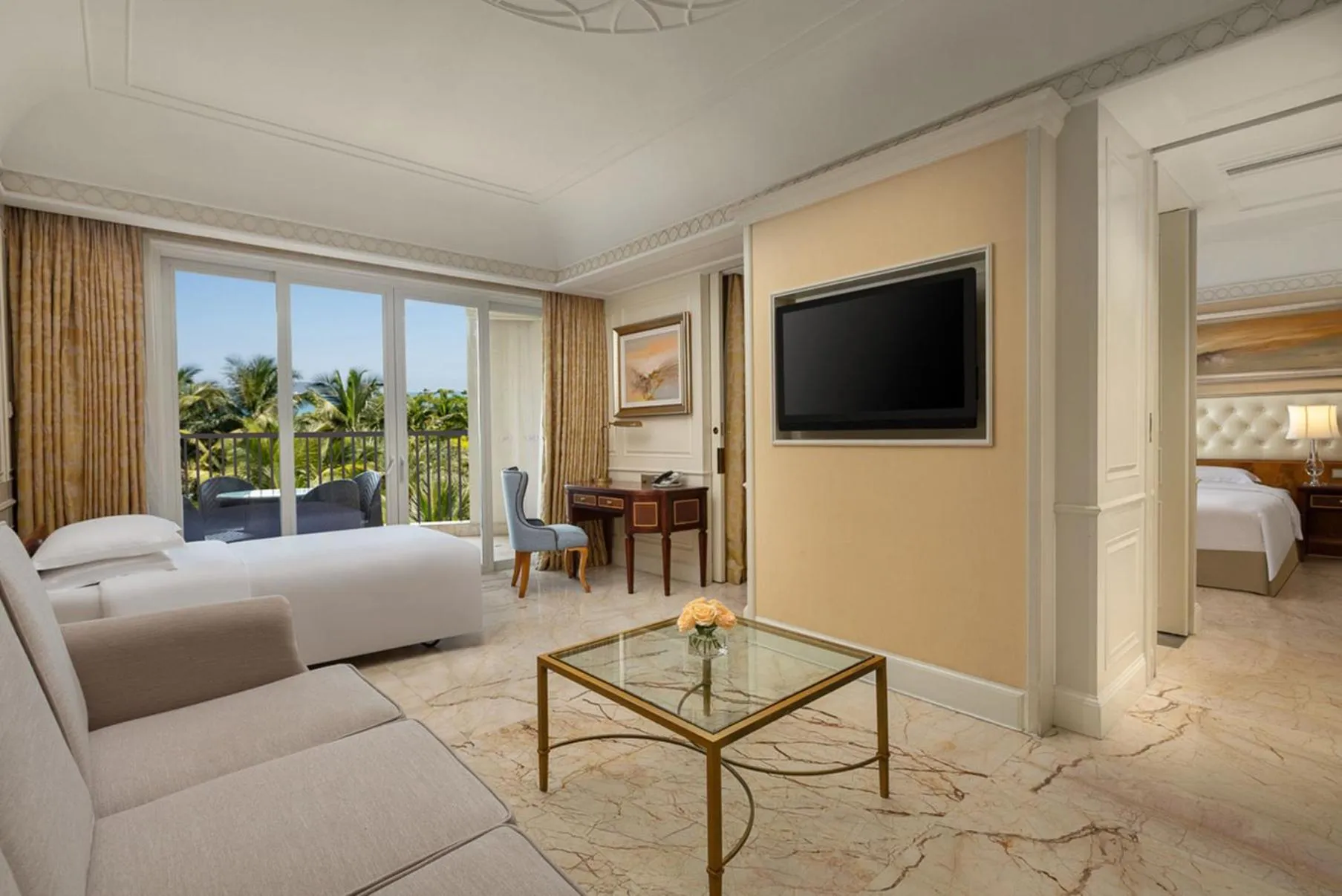 Photo of the whole room, Bed in Crowne Plaza Resort Sanya Bay by IHG