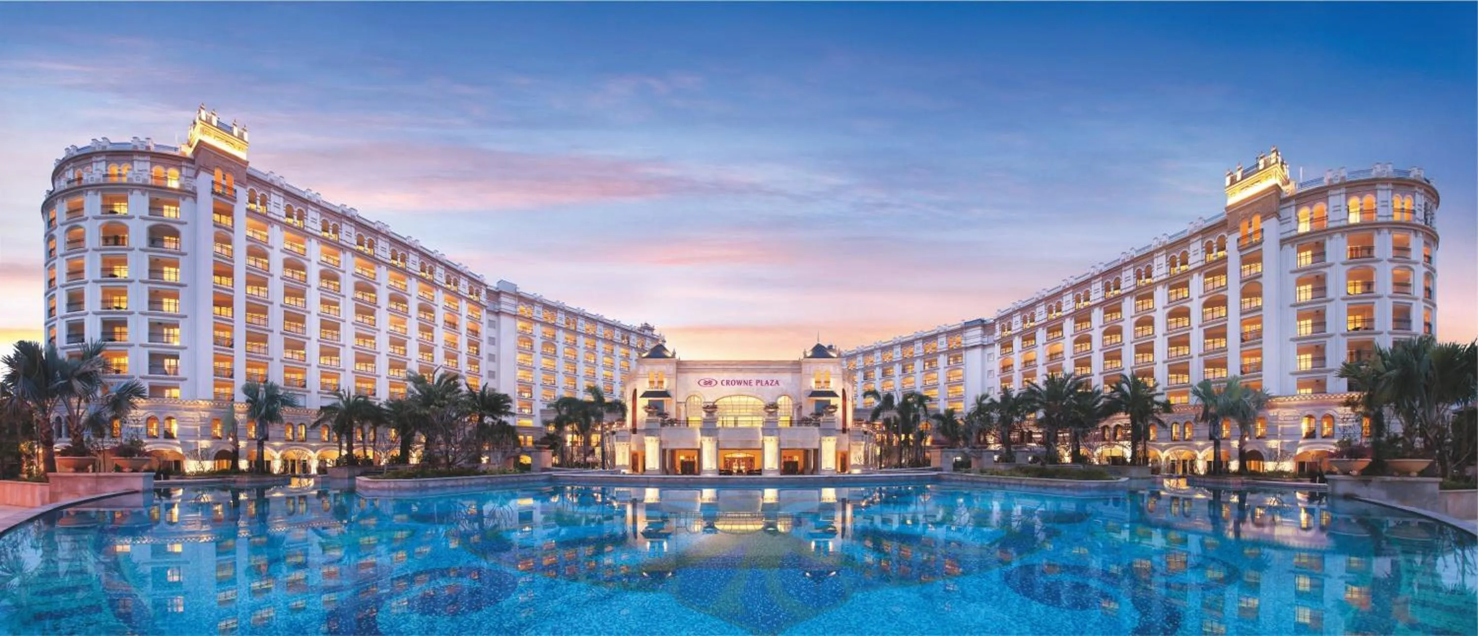 Property building in Crowne Plaza Resort Sanya Bay by IHG