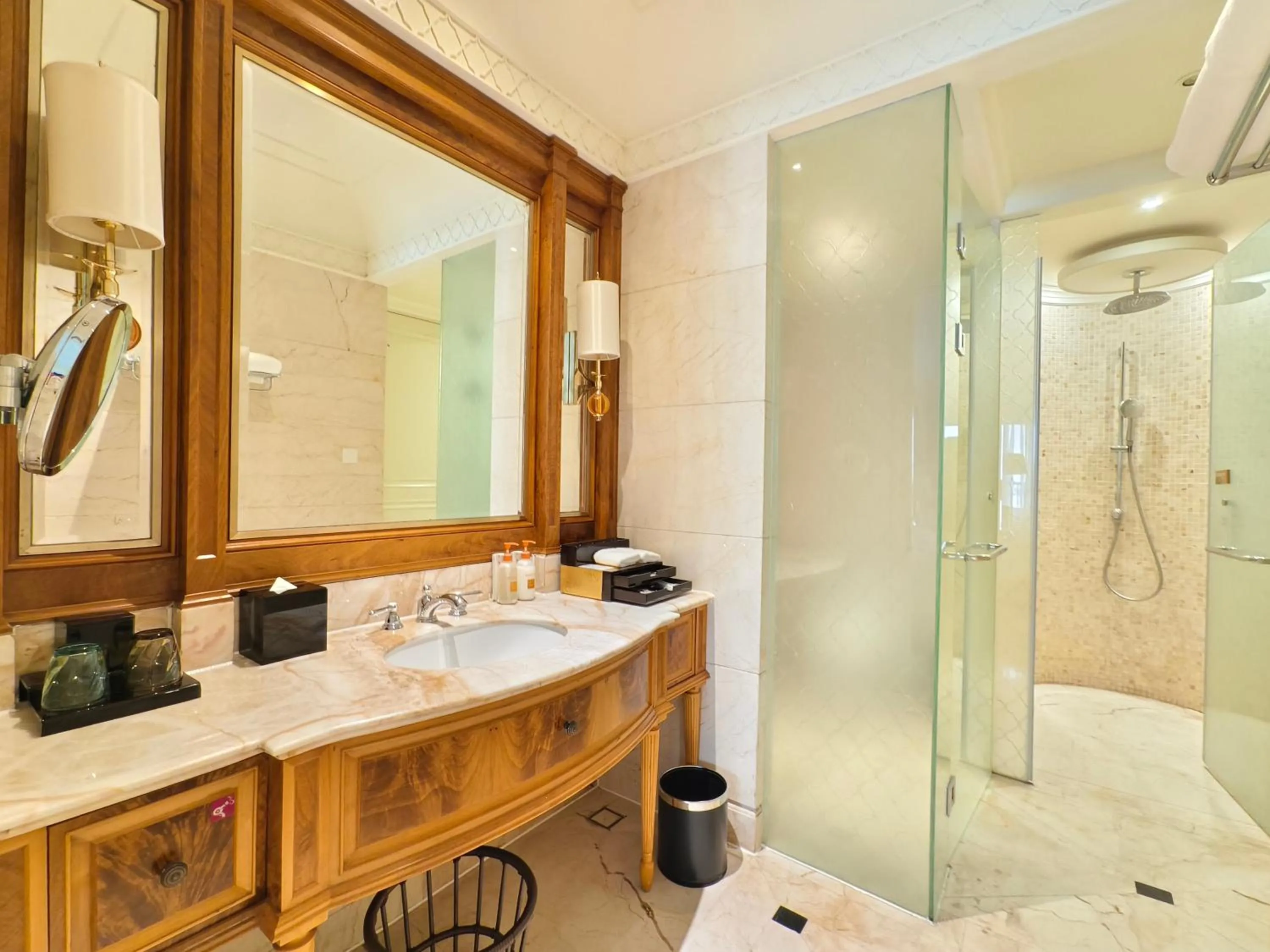 Toilet in Crowne Plaza Resort Sanya Bay by IHG