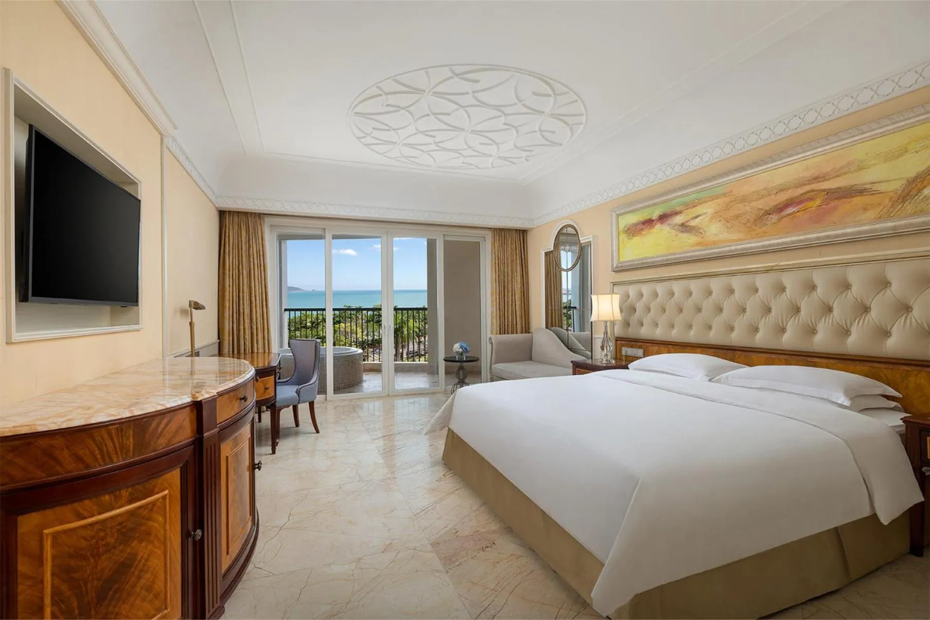 Photo of the whole room, Bed in Crowne Plaza Resort Sanya Bay by IHG