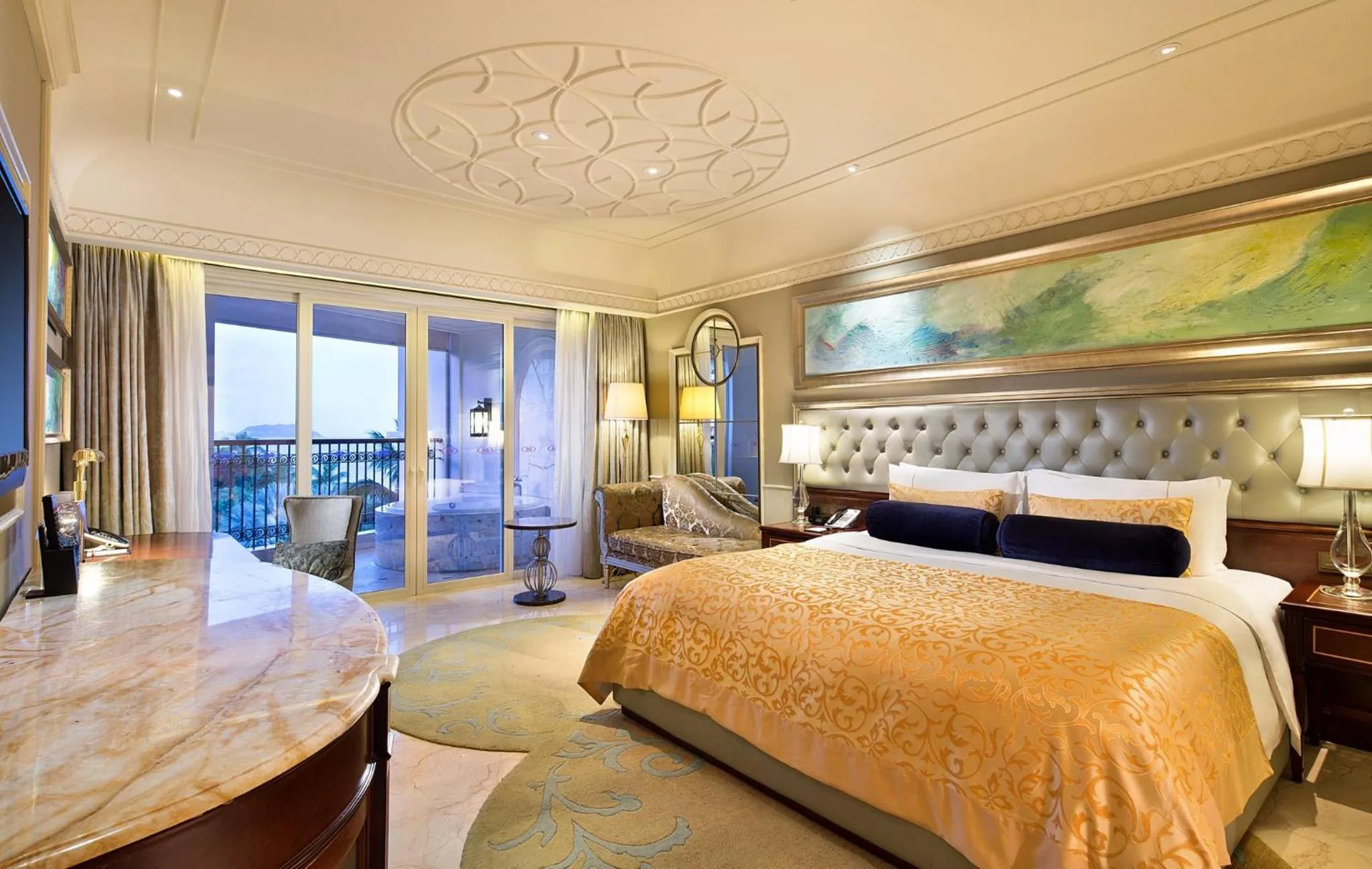 Photo of the whole room, Bed in Crowne Plaza Resort Sanya Bay by IHG