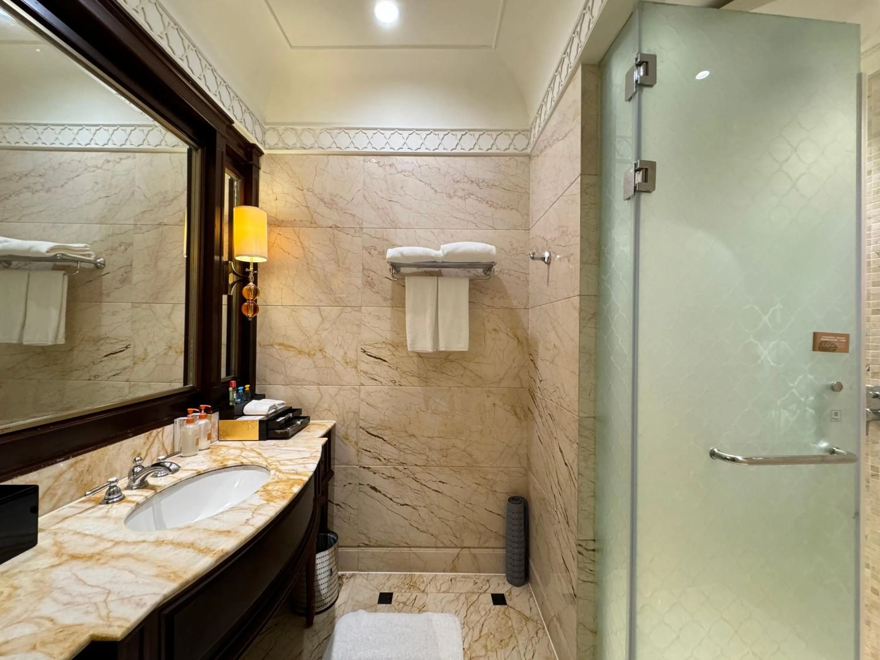 Toilet in Crowne Plaza Resort Sanya Bay by IHG