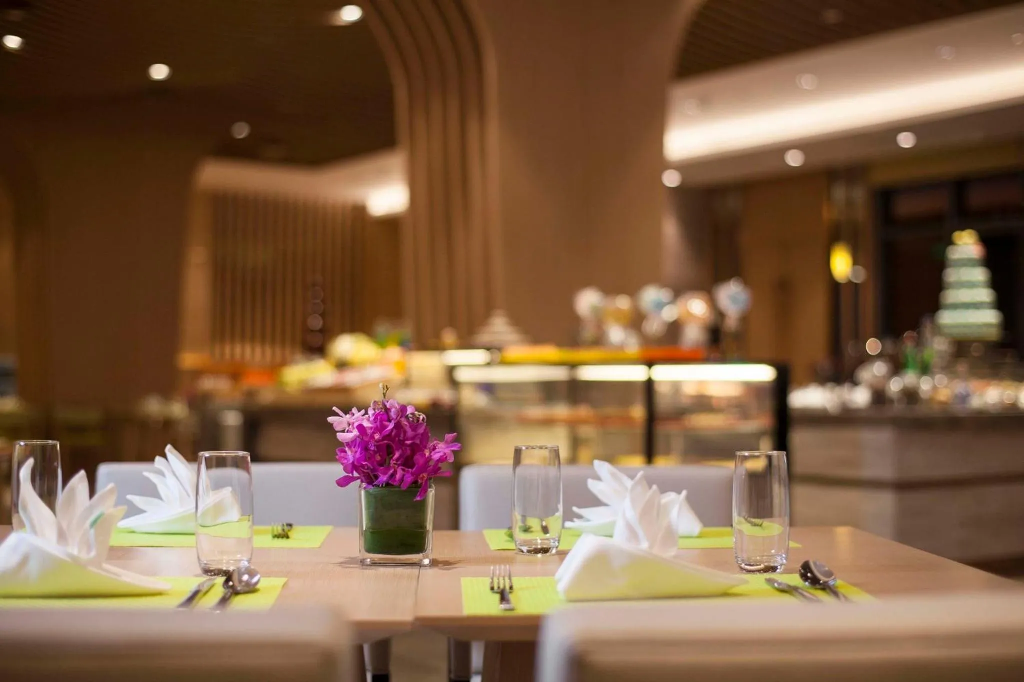 Restaurant/places to eat in Holiday Inn Suzhou Huirong Plaza by IHG