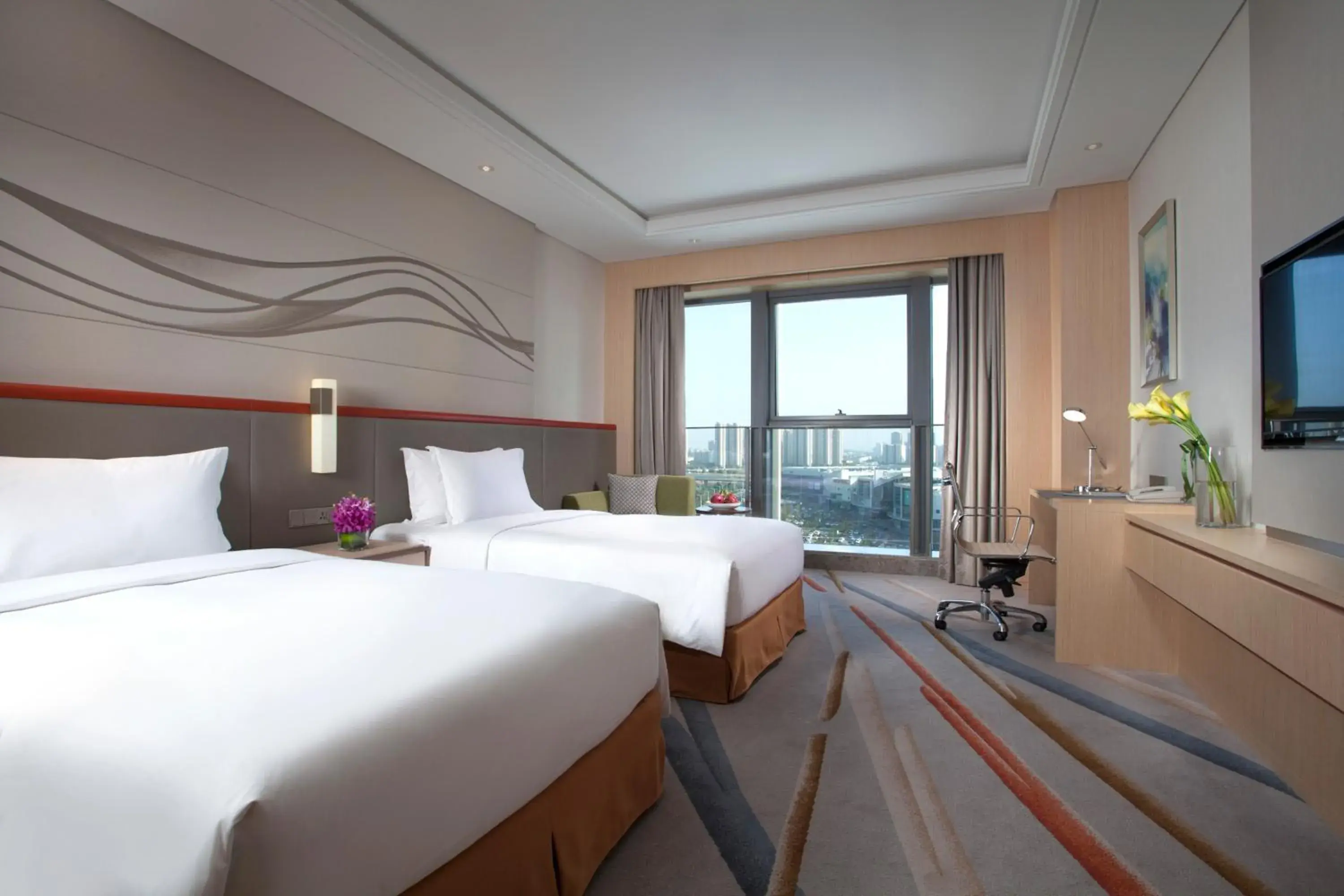 Standard Twin Room - High Floor in Holiday Inn Suzhou Huirong Plaza by IHG Standard Twin Room - High Floor in Holiday Inn Suzhou Huirong Plaza by IHG