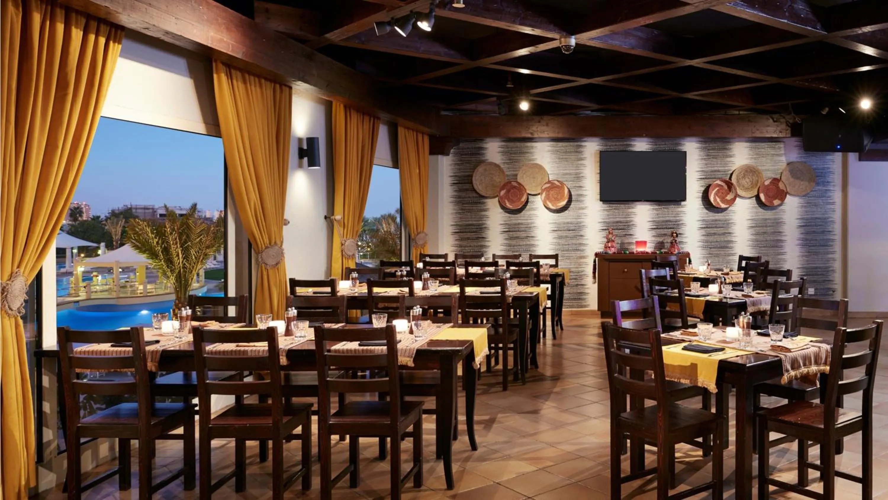 Restaurant/places to eat in InterContinental Hotels Doha Residences