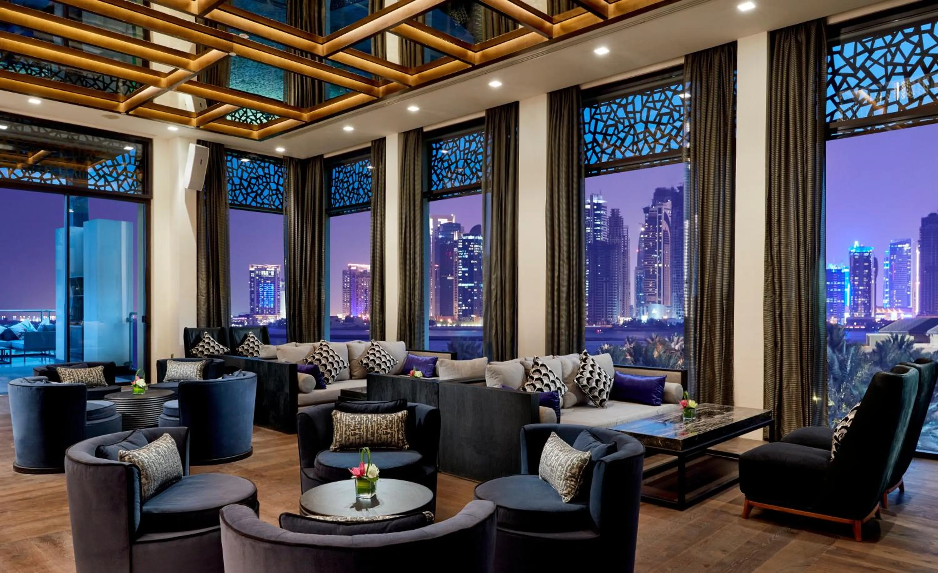Lounge or bar in InterContinental Hotels Doha Residences
