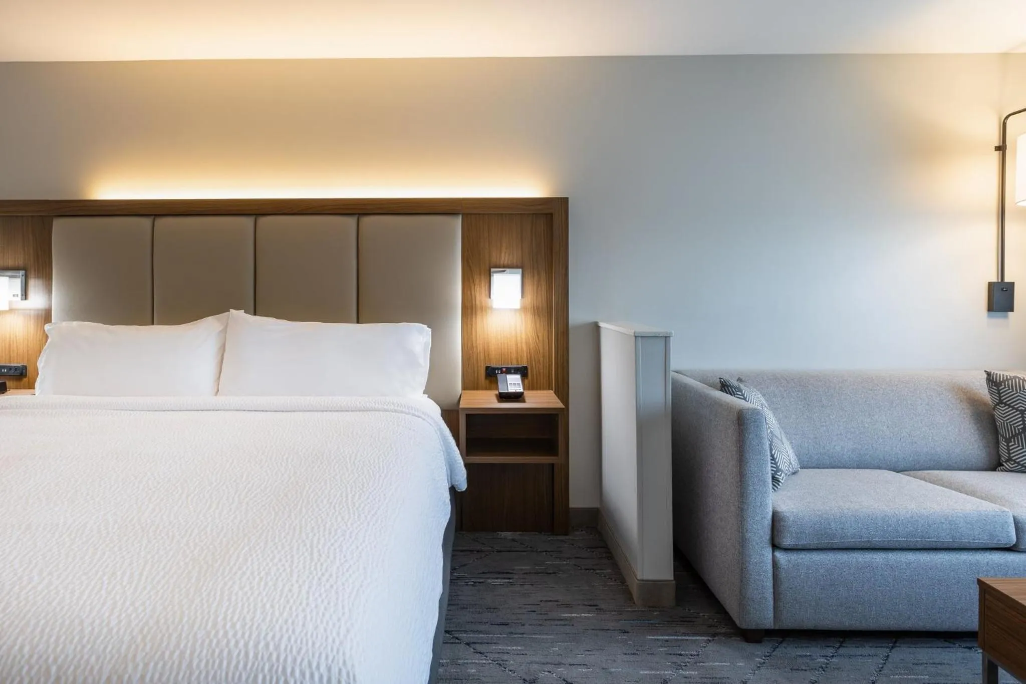 Photo of the whole room, Bed in Holiday Inn Express & Suites Greenwood Mall by IHG