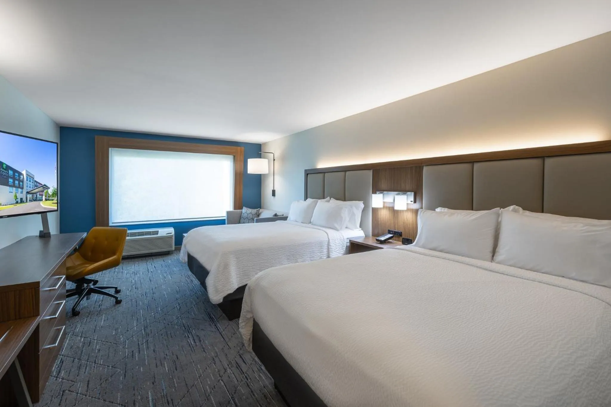 Photo of the whole room, Bed in Holiday Inn Express & Suites Greenwood Mall by IHG