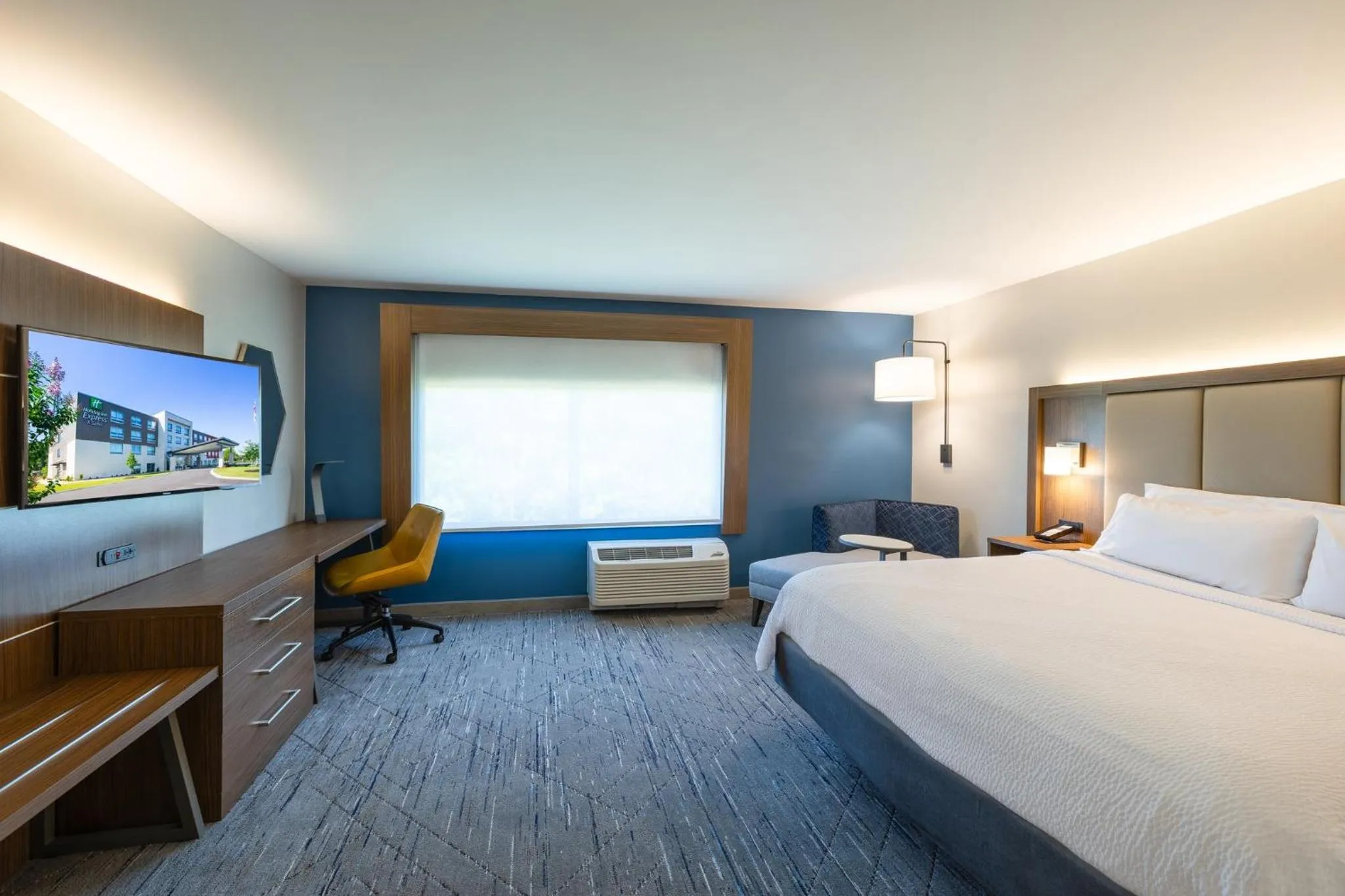 Photo of the whole room, Bed in Holiday Inn Express & Suites Greenwood Mall by IHG