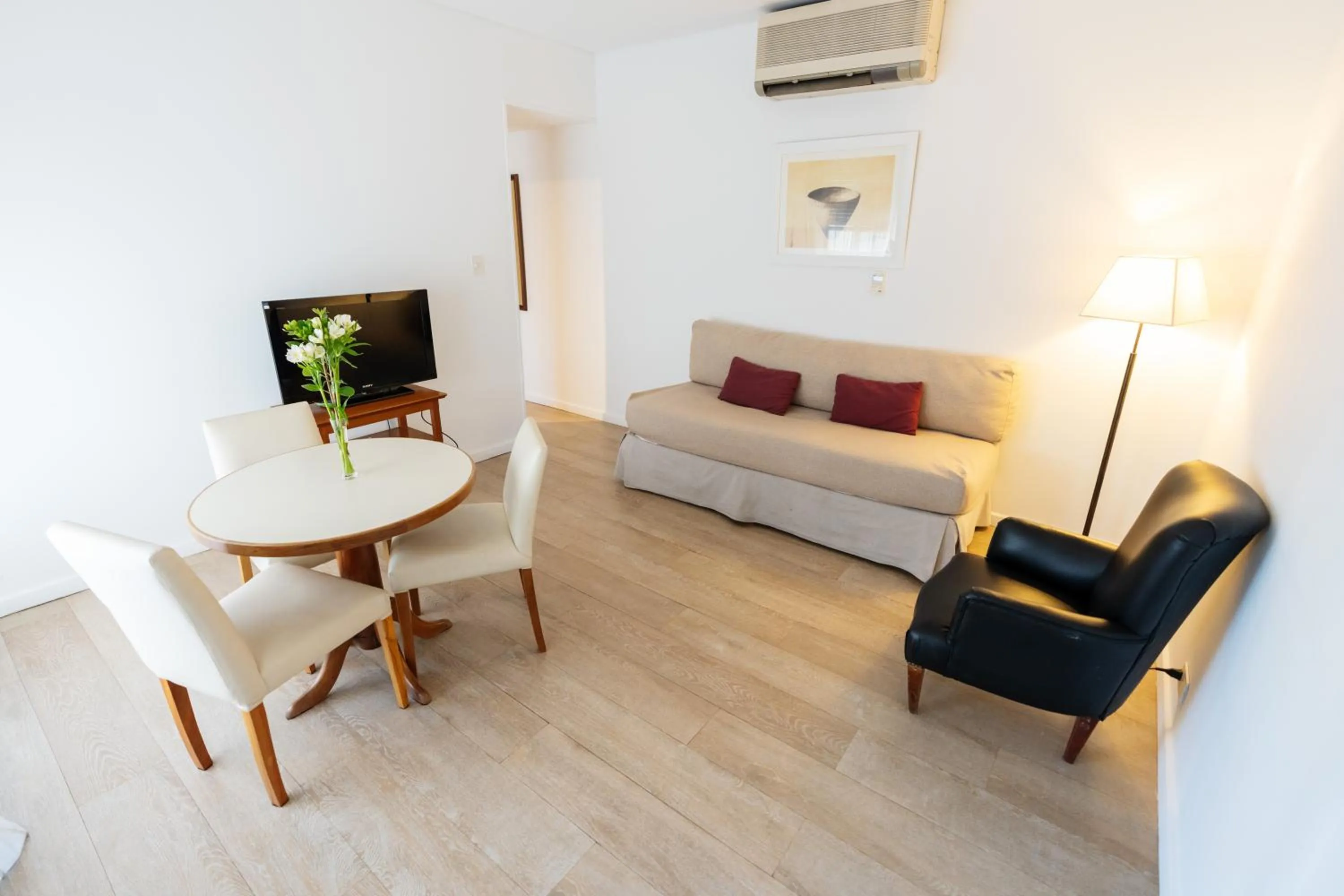 Dining area in Loi Flats Buenos Aires