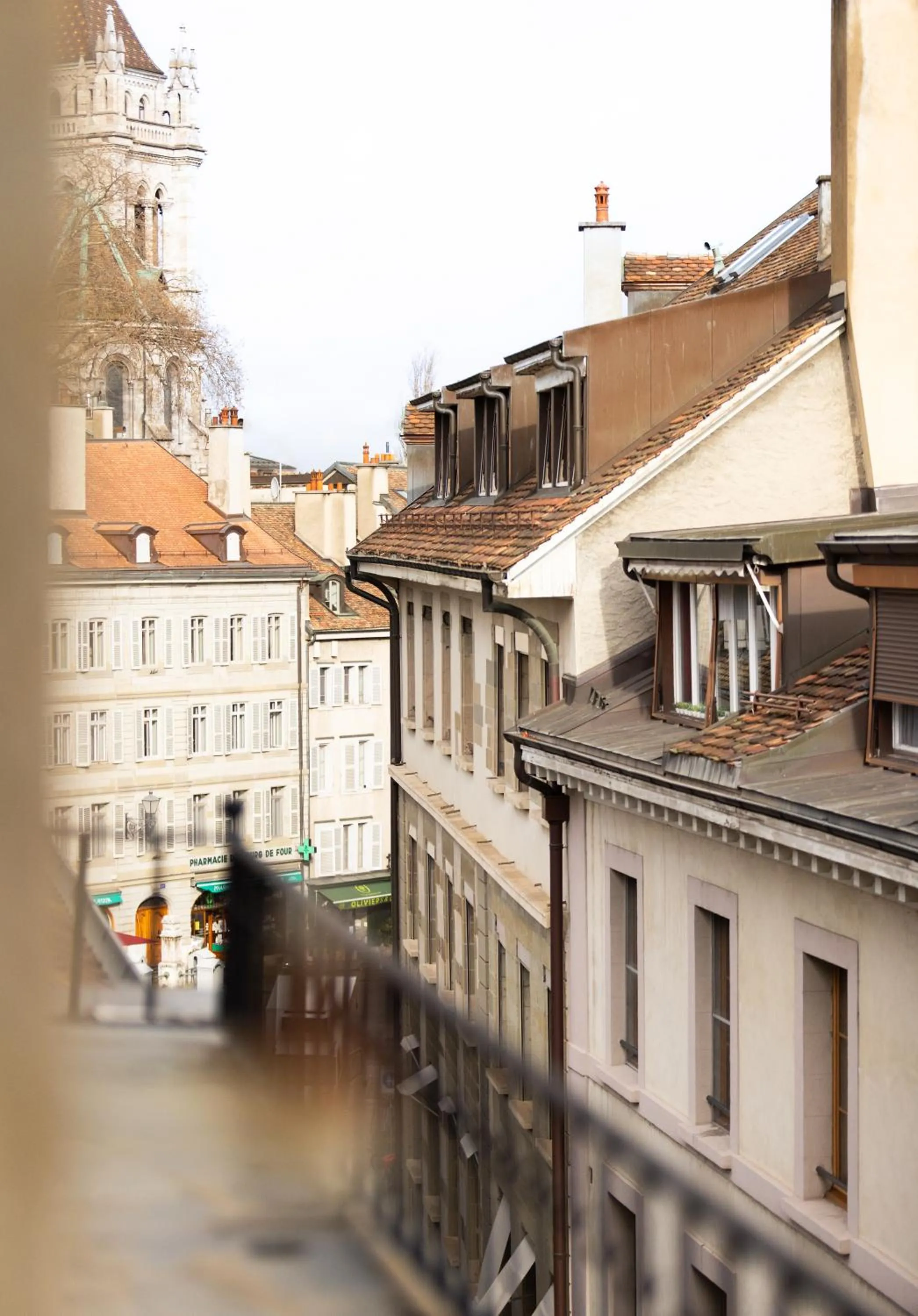 Day in The Hamlet - Luxury Serviced Apartments