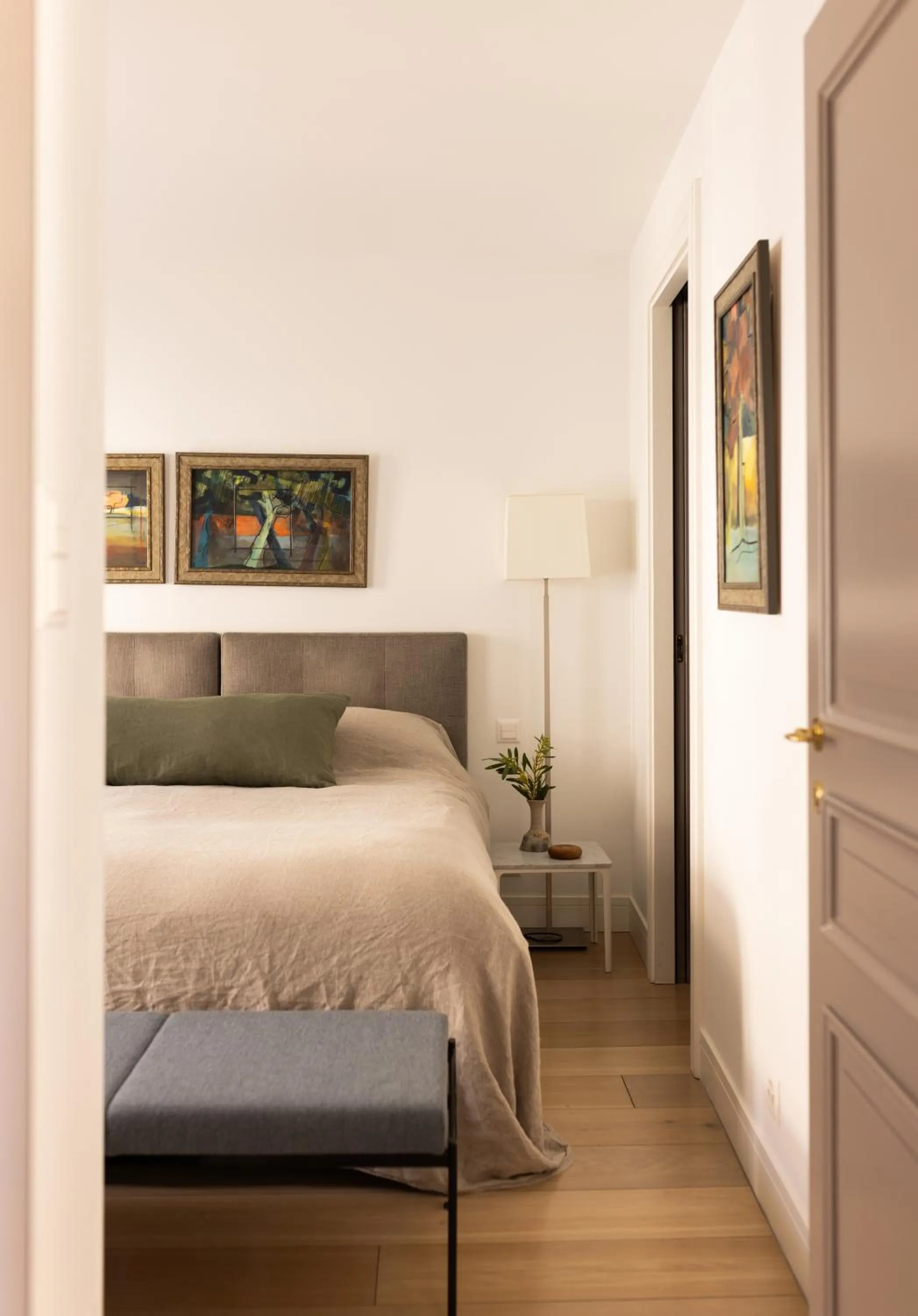 Bed in The Hamlet - Luxury Serviced Apartments