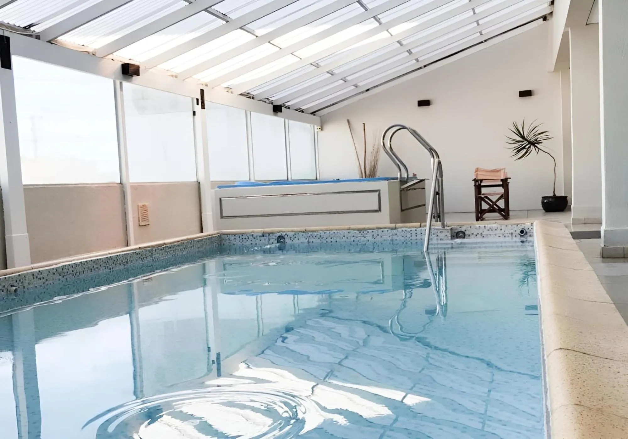 Swimming pool in Yene hue