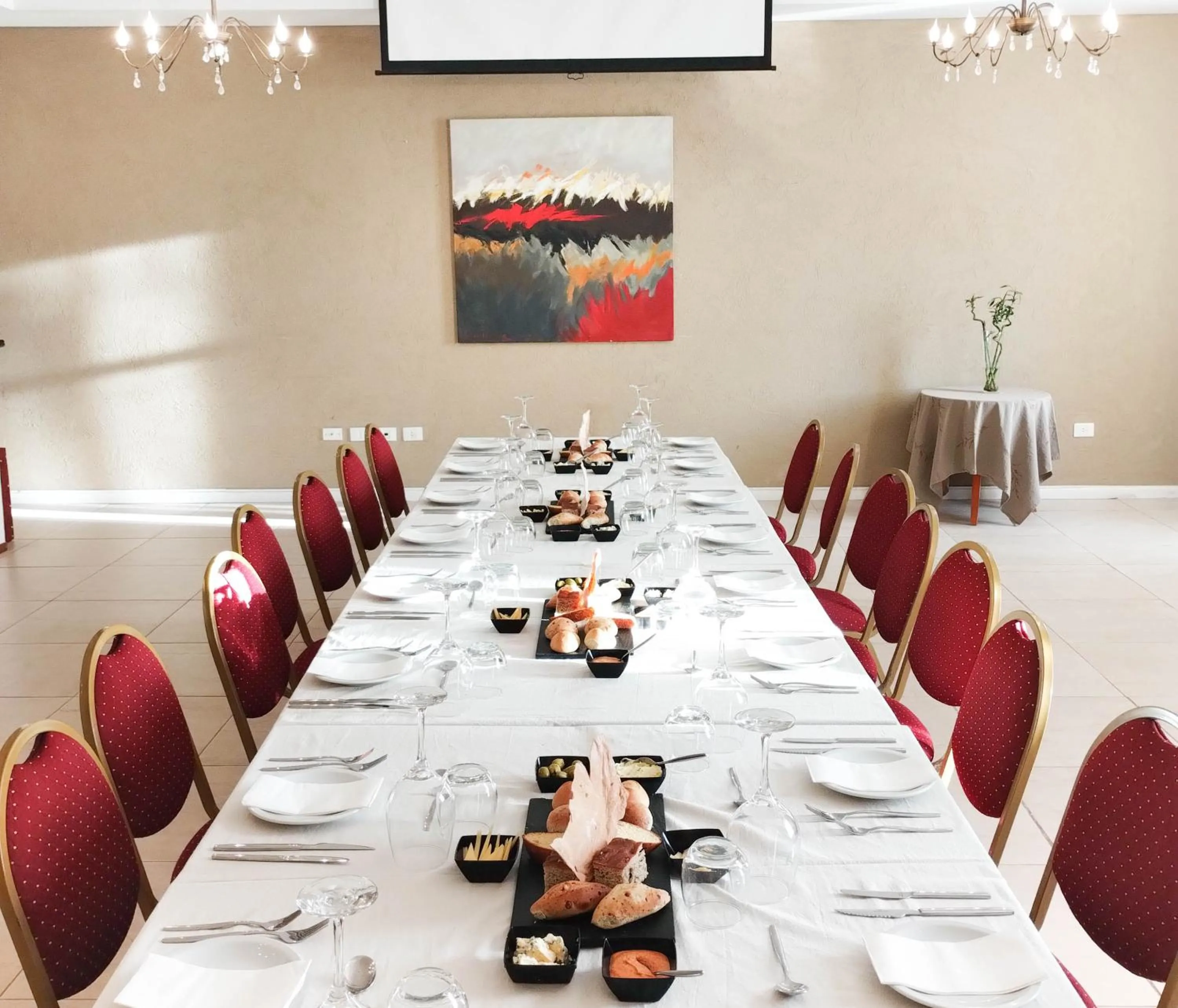 Meeting/conference room in Yene hue