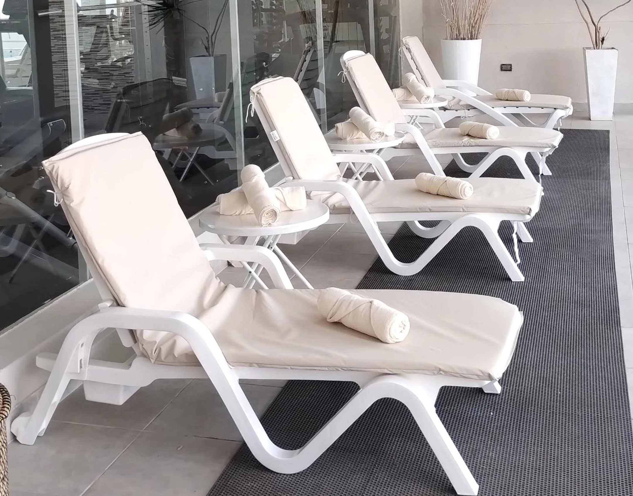 Swimming pool in Yene hue