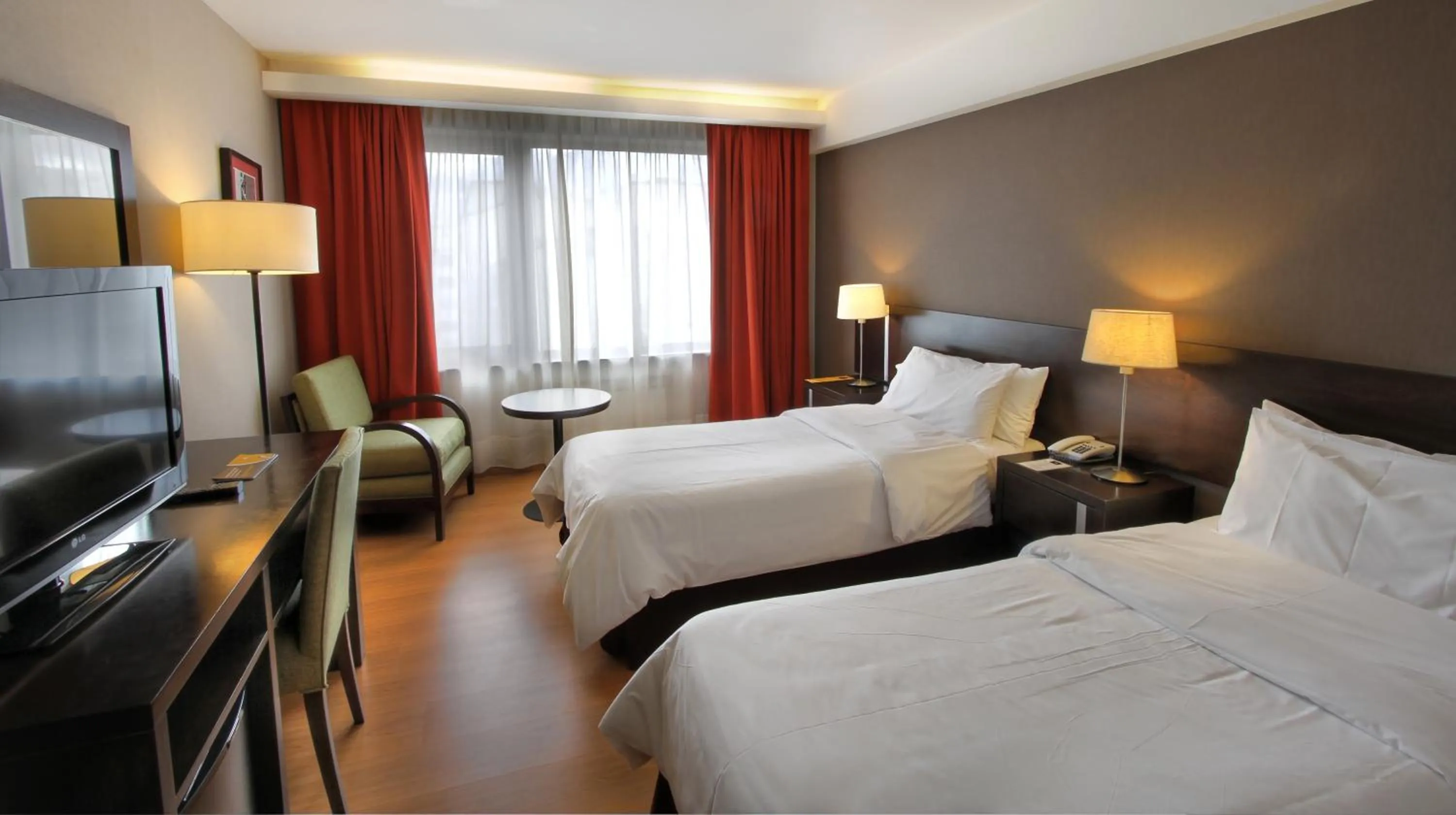 Bedroom, Bed in Hotel Crans Montana