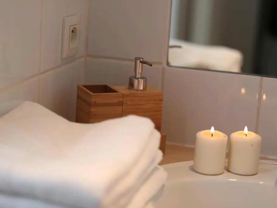 Bathroom, Bed in Le relais de la maison Bacou