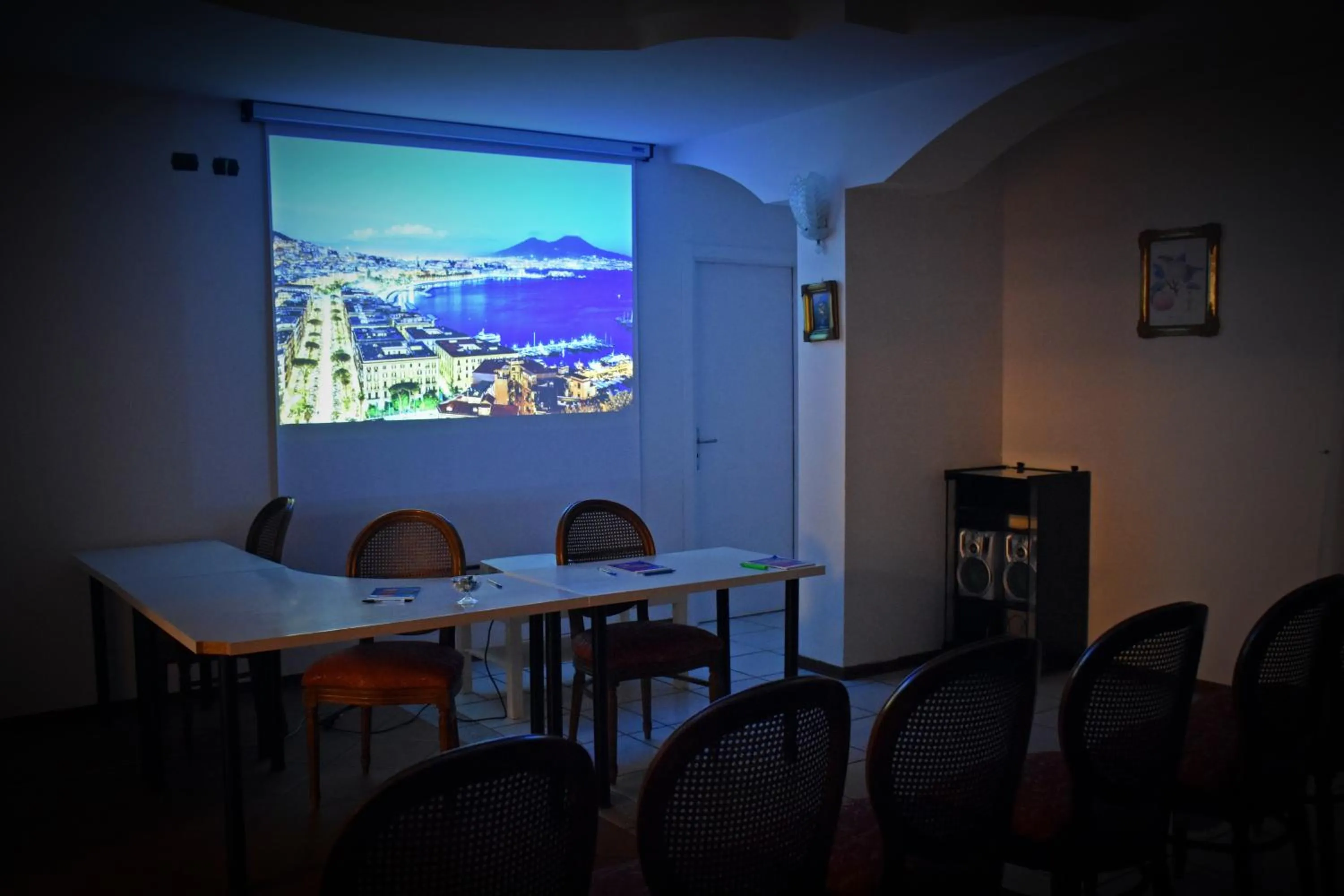 Business facilities in Hotel Joy