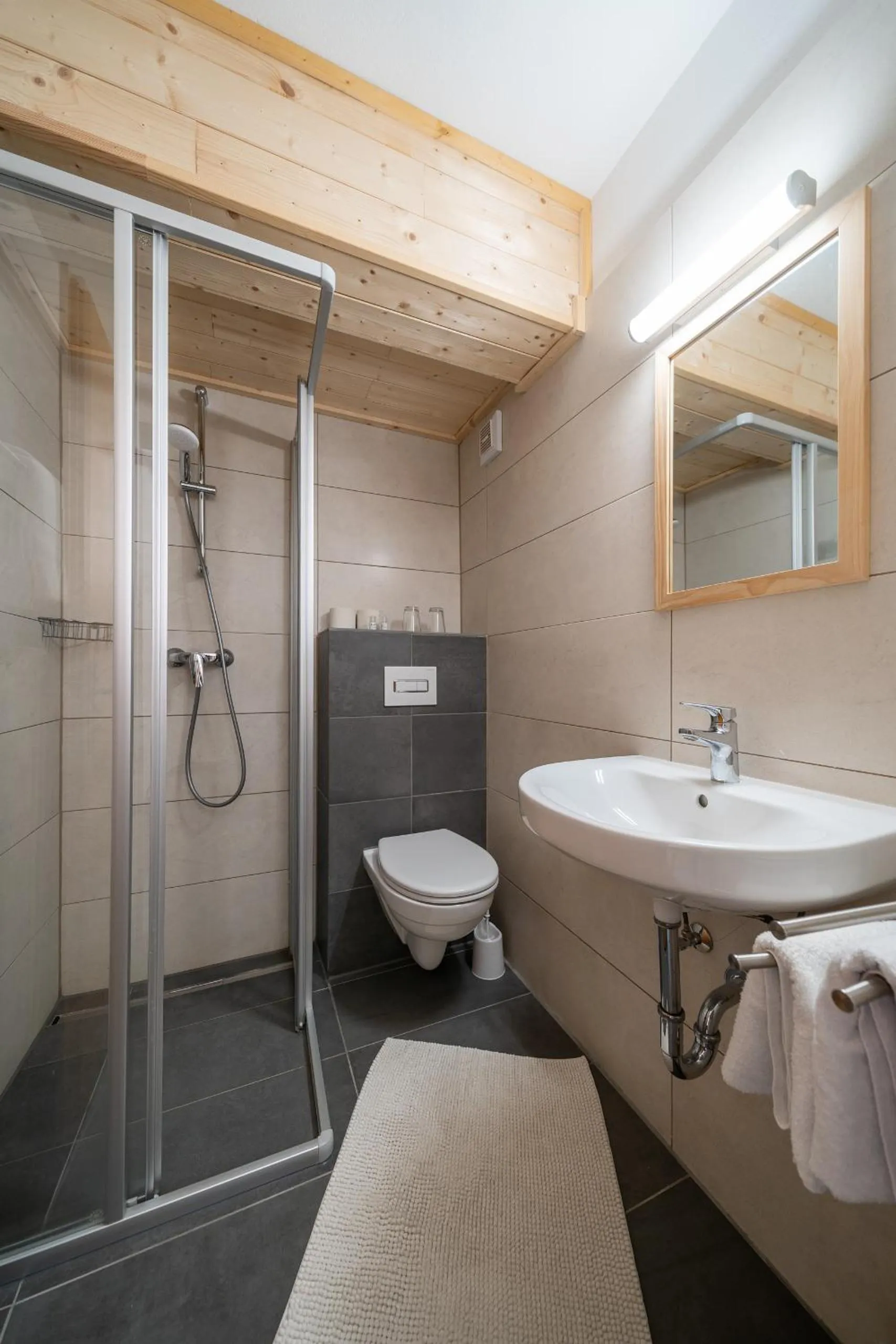 Shower in Pension Hofweyer