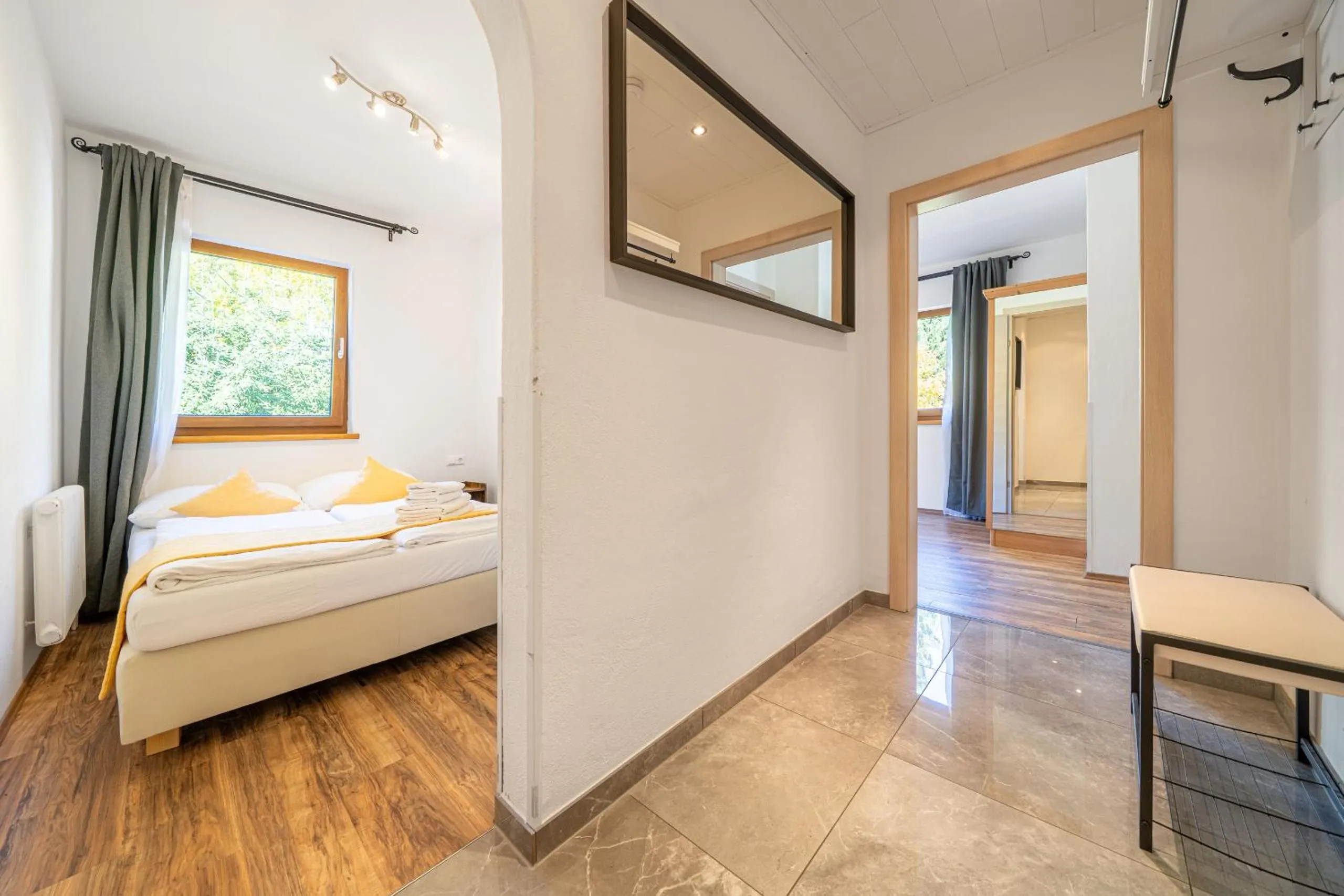 Photo of the whole room, Bed in Pension Hofweyer