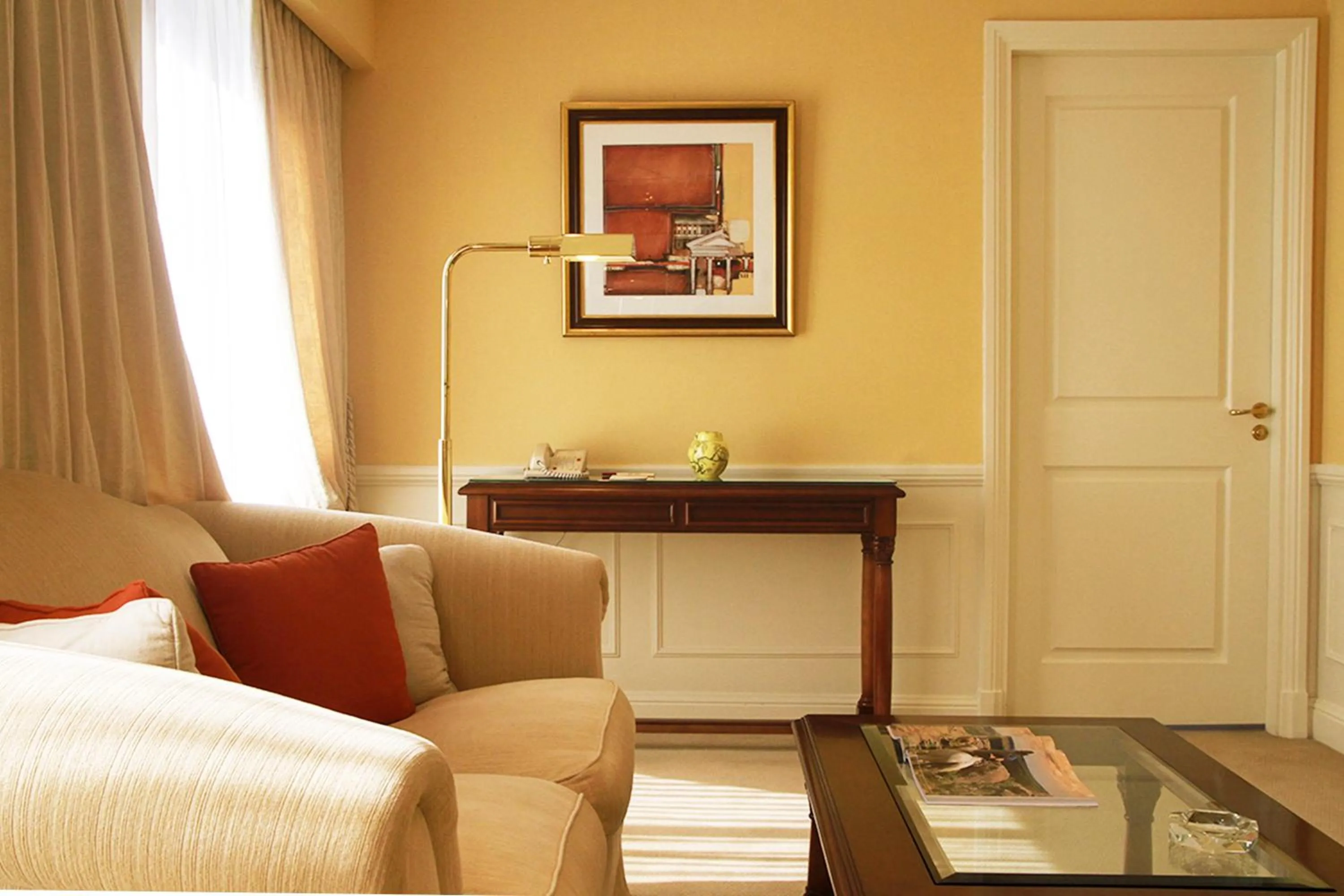 Living room in Emperador Hotel Buenos Aires